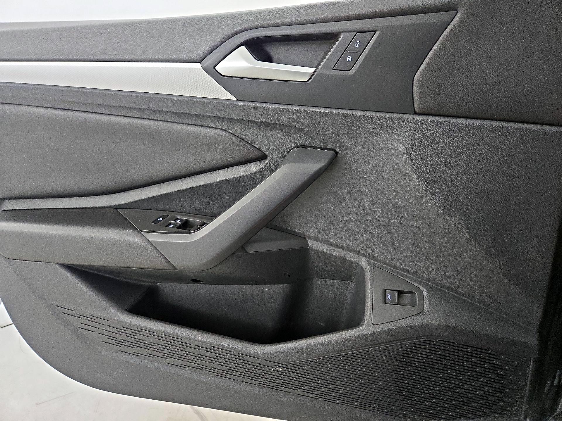 Thumbnail: 2019 Volkswagen Jetta - 12