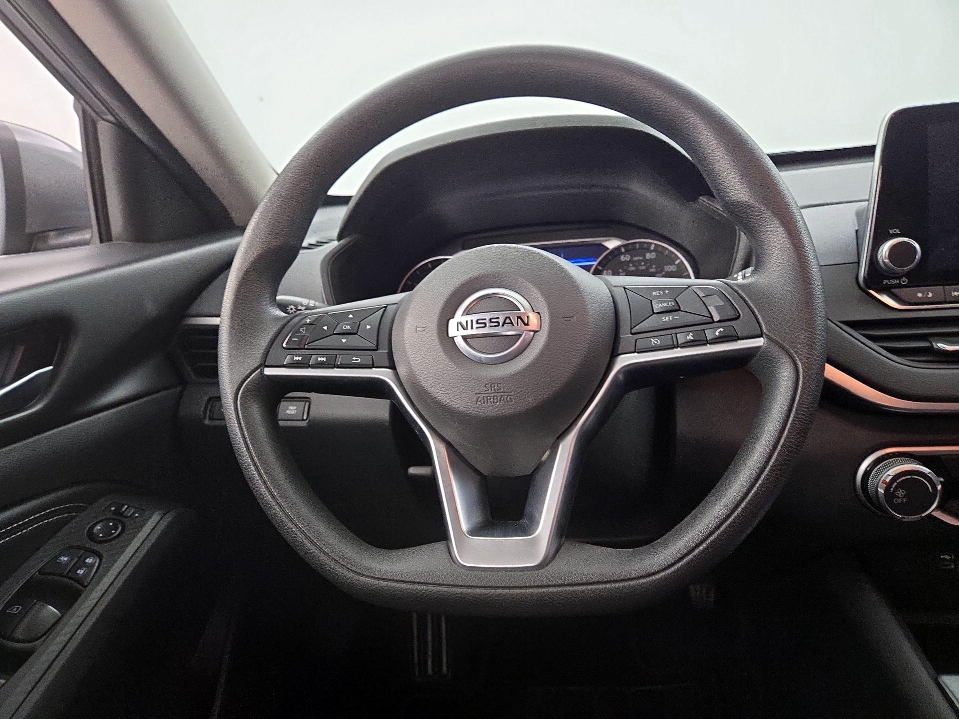 Thumbnail: 2019 Nissan Altima - 10