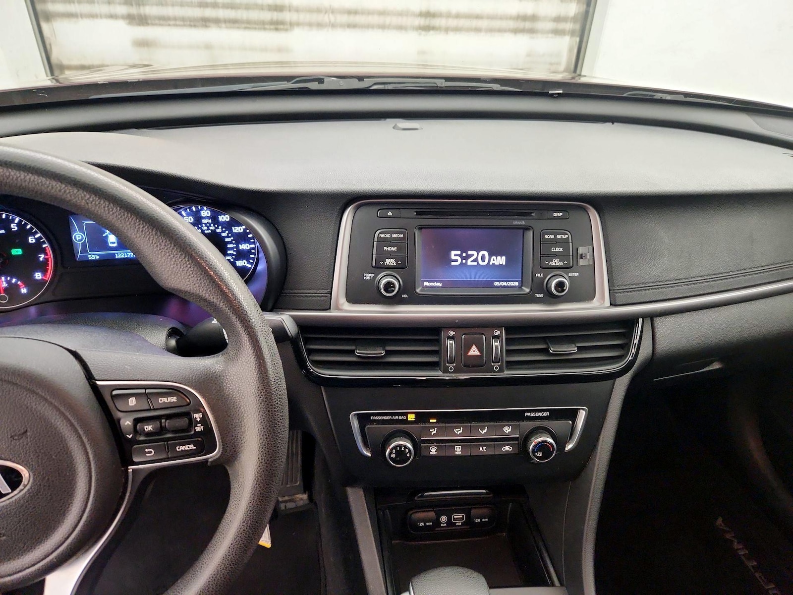 2017 Kia Optima LX - Photo 10
