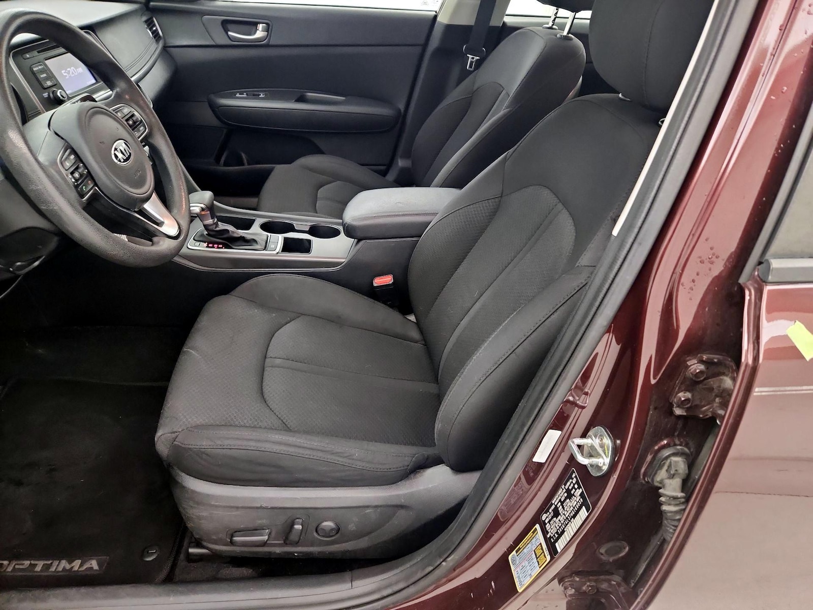 2017 Kia Optima LX - Photo 12