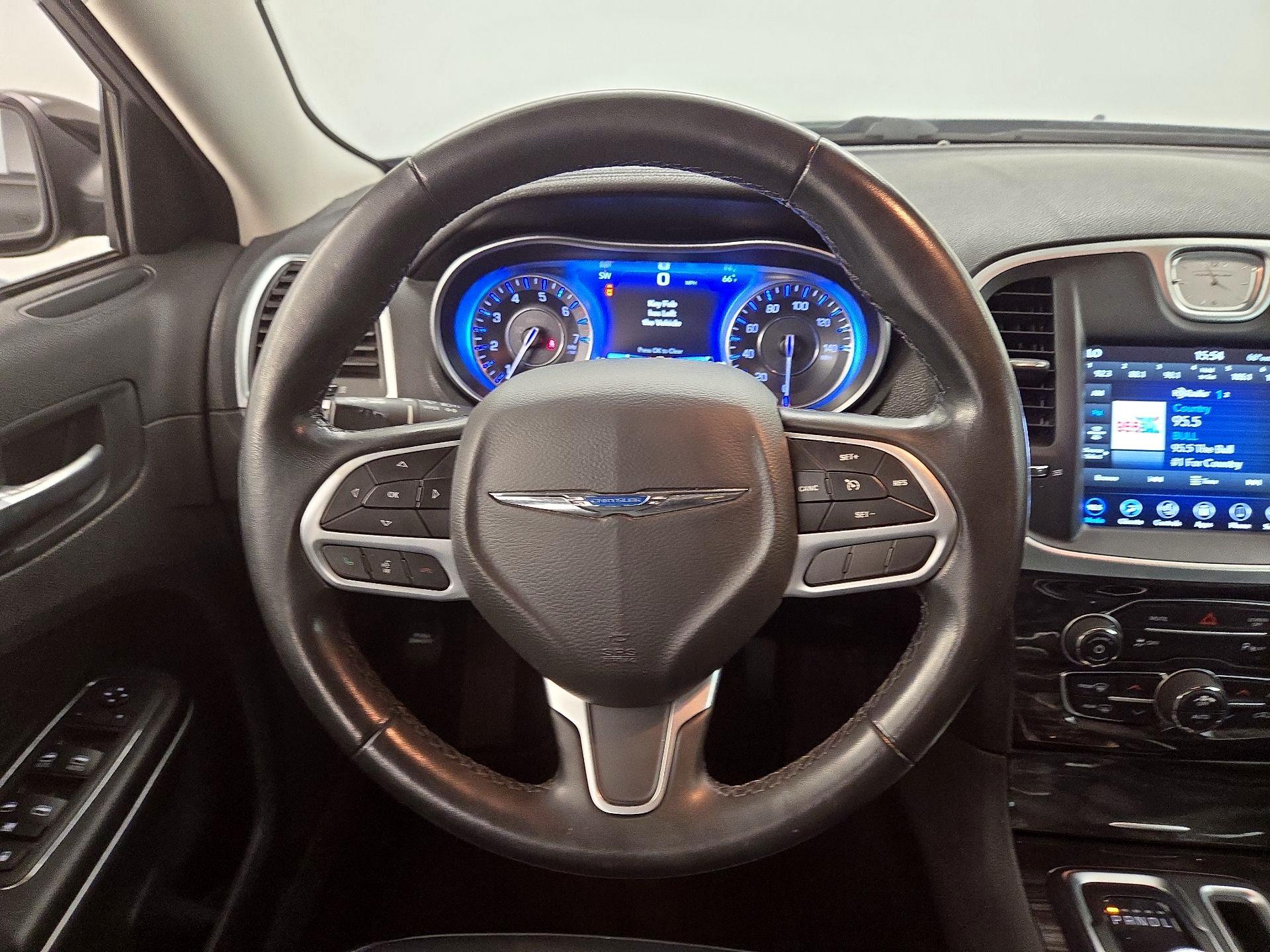 Thumbnail: 2022 Chrysler 300 - 10