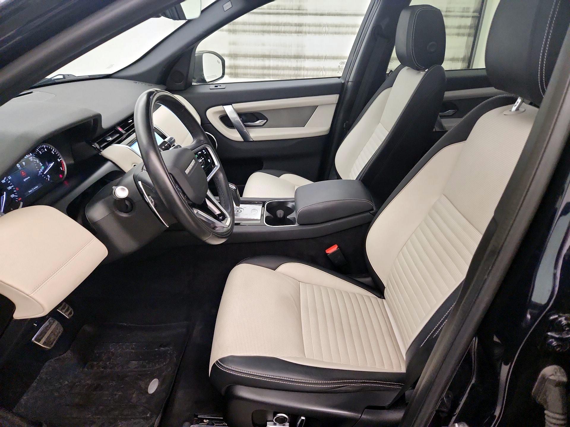 Thumbnail: 2022 Land Rover Discovery Sport - 11