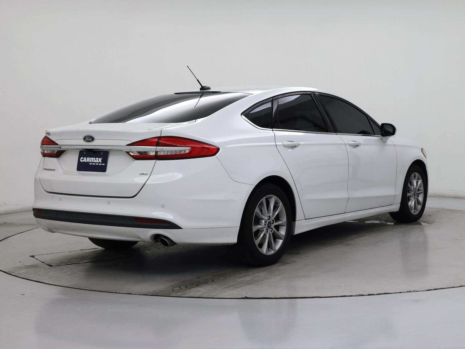 2017 Ford Fusion SE - Photo 9