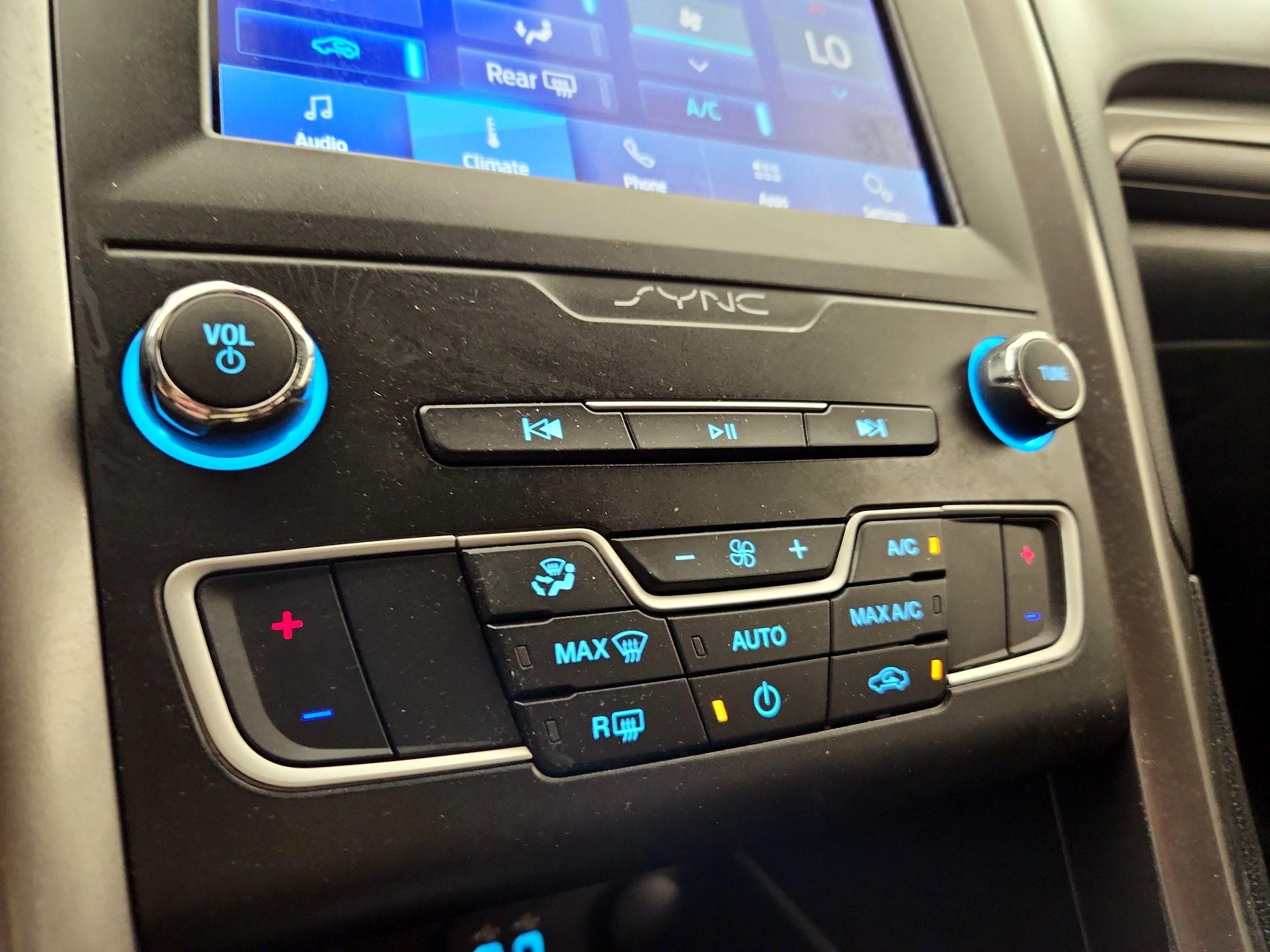 Thumbnail: 2020 Ford Fusion - 16