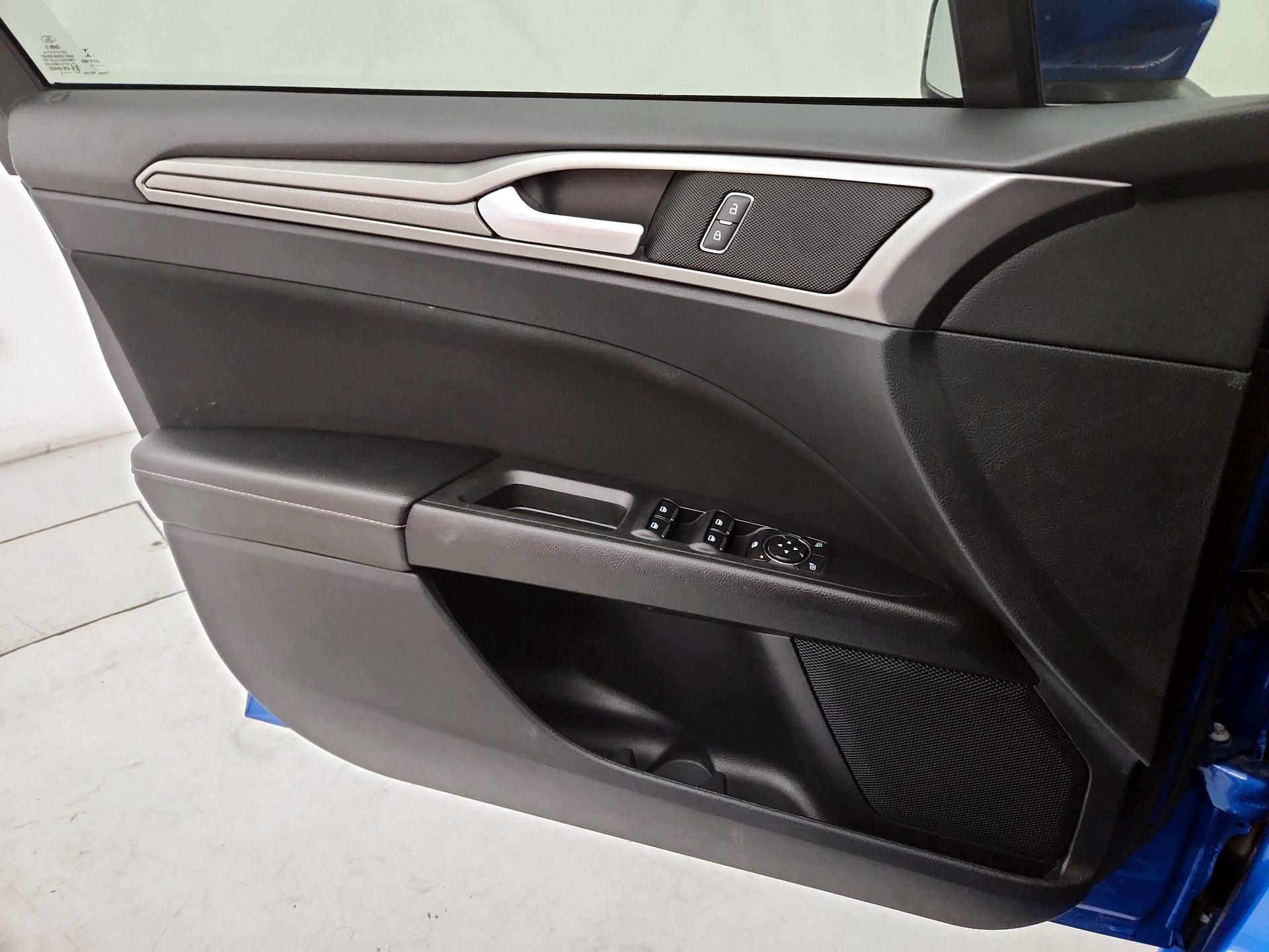Thumbnail: 2019 Ford Fusion - 12