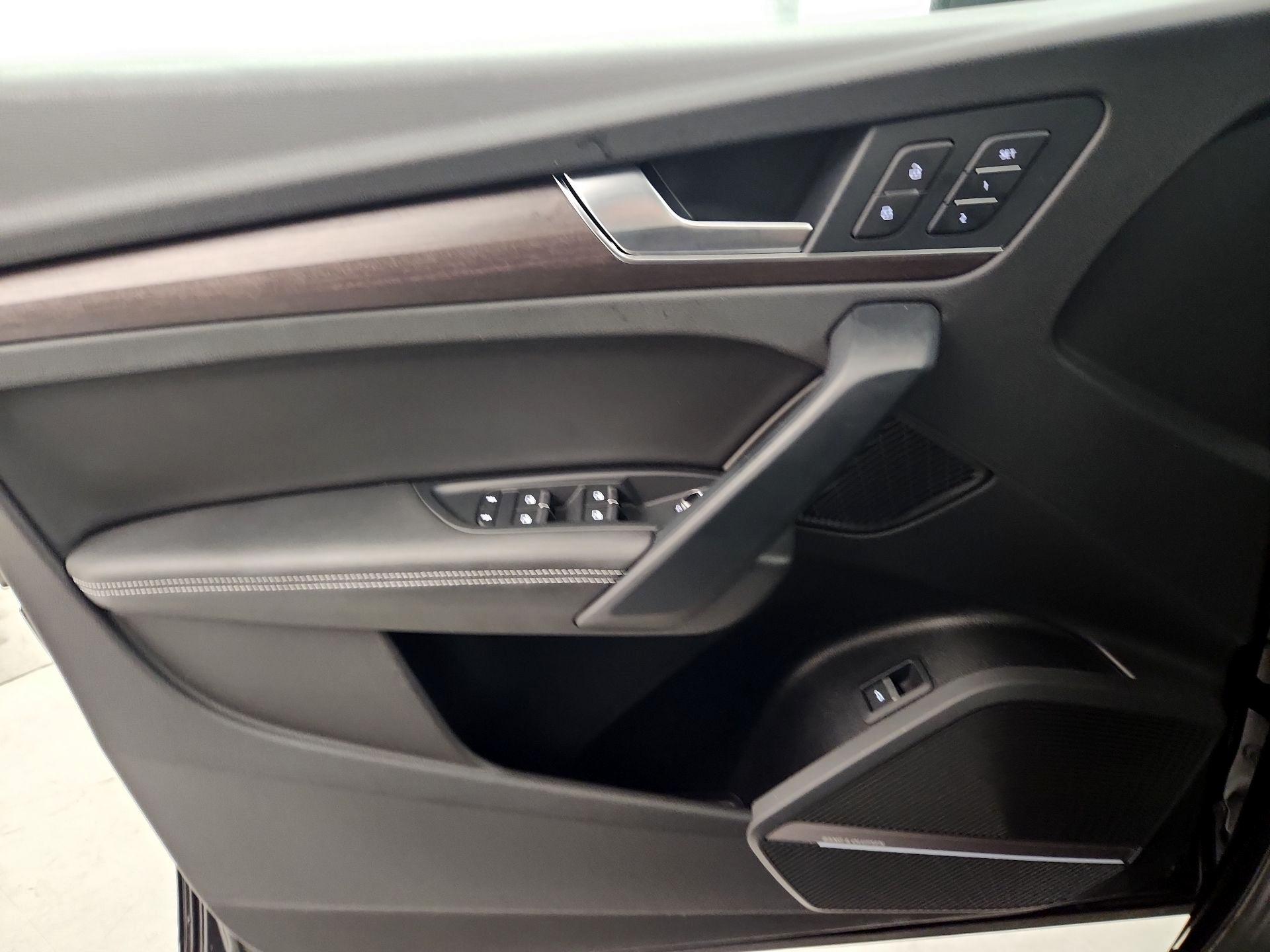 Thumbnail: 2021 Audi Q5 - 12