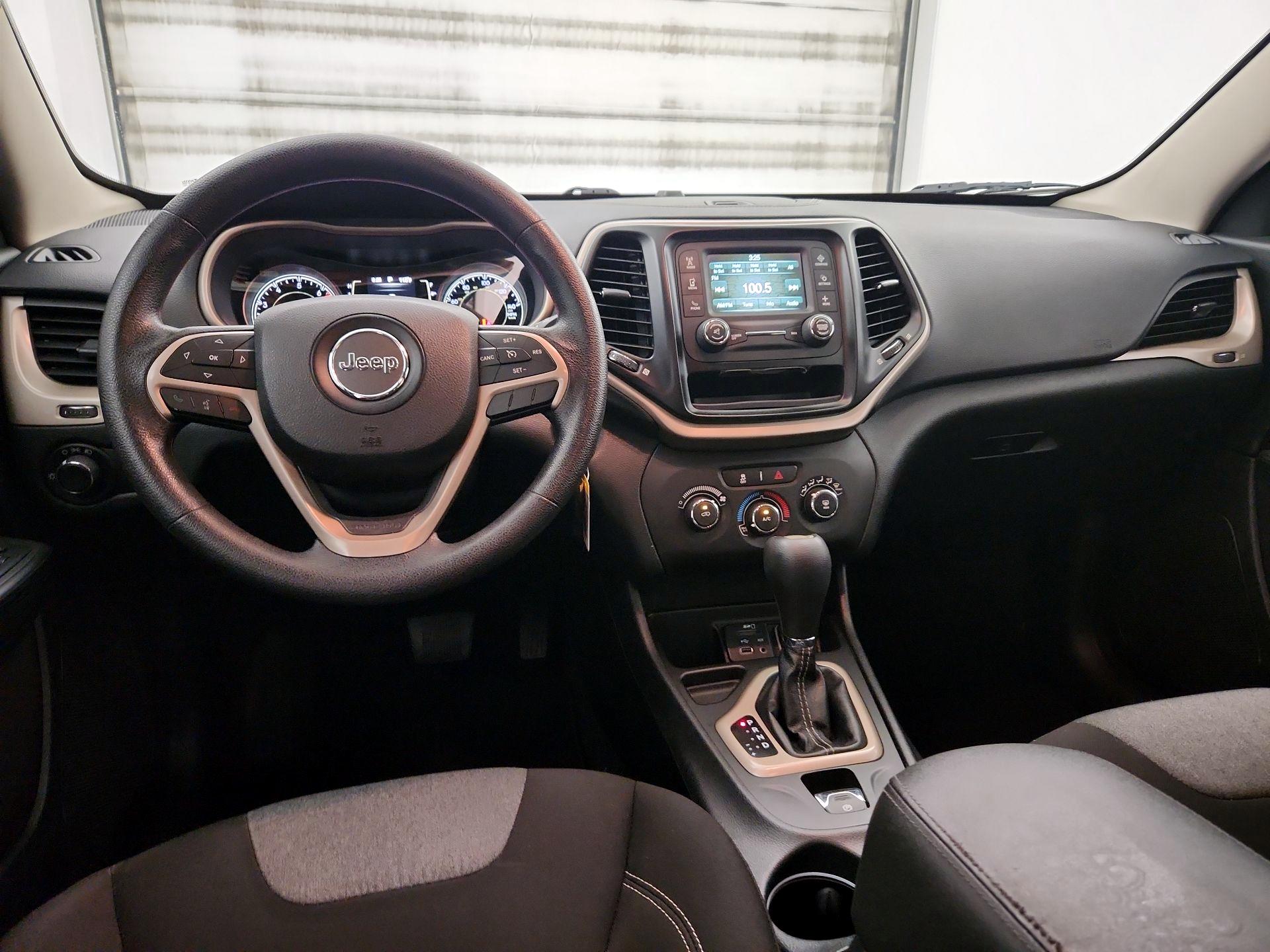 Thumbnail: 2016 Jeep Cherokee - 9