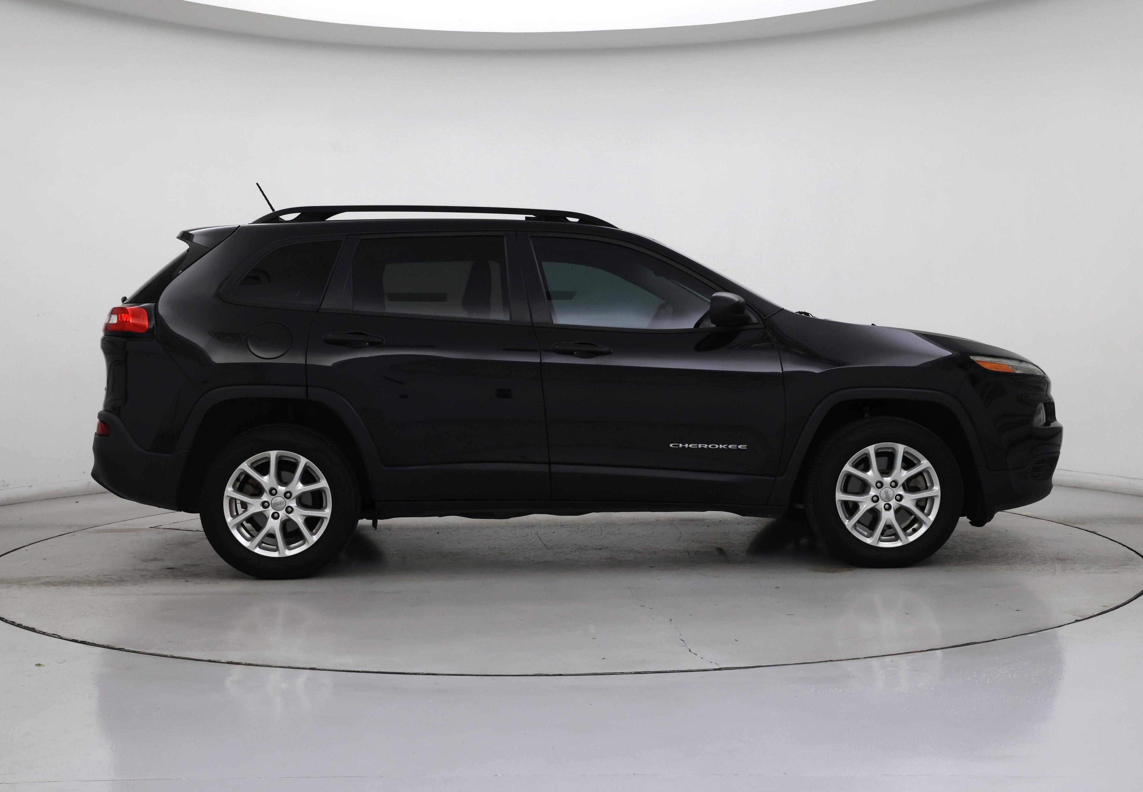 Thumbnail: 2016 Jeep Cherokee - 7