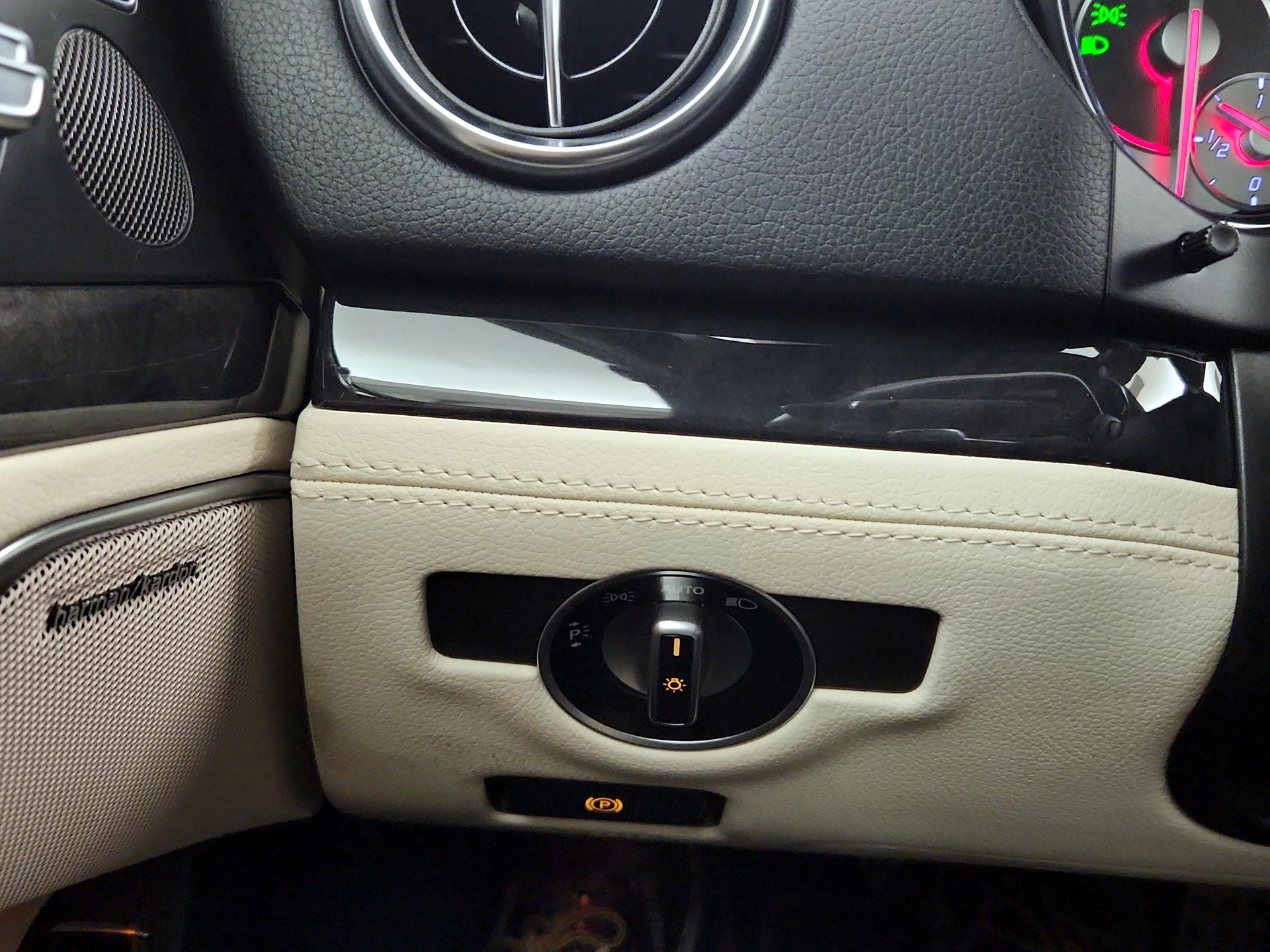 Thumbnail: 2015 Mercedes-Benz SL-Class - 13