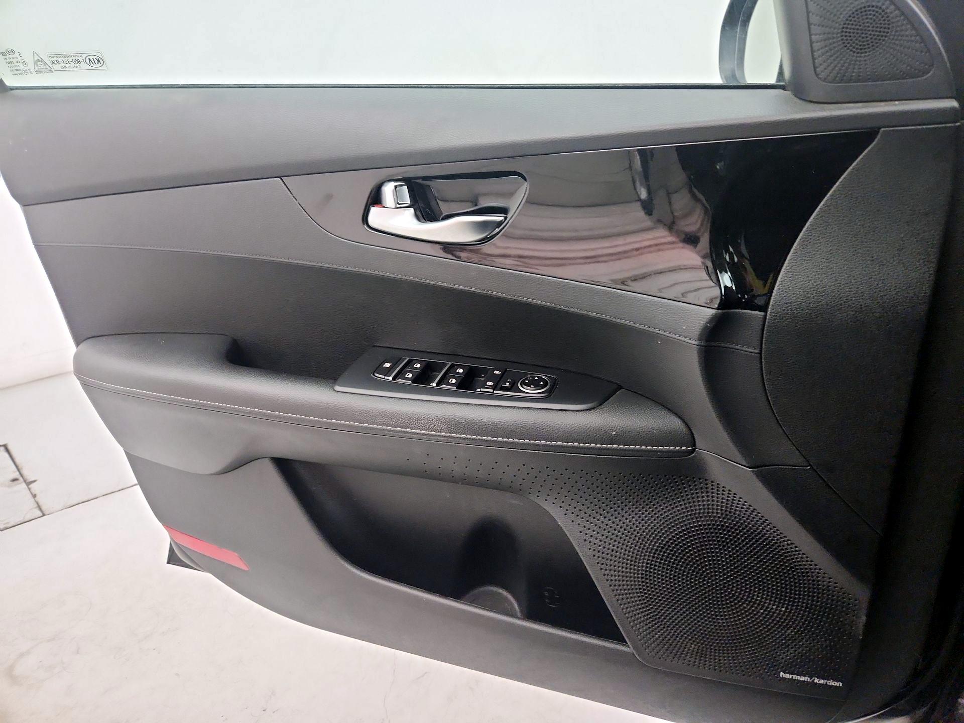 Thumbnail: 2021 Kia Forte - 12