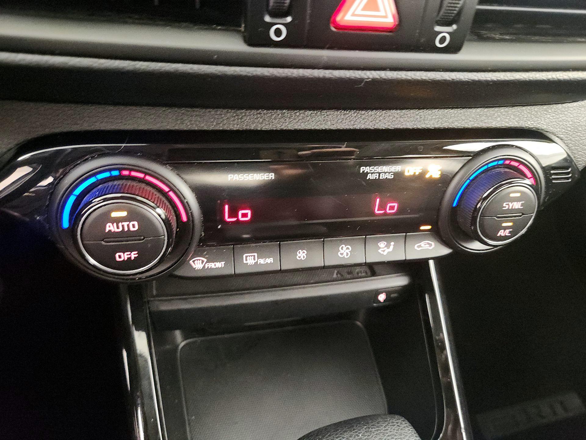 Thumbnail: 2021 Kia Forte - 16
