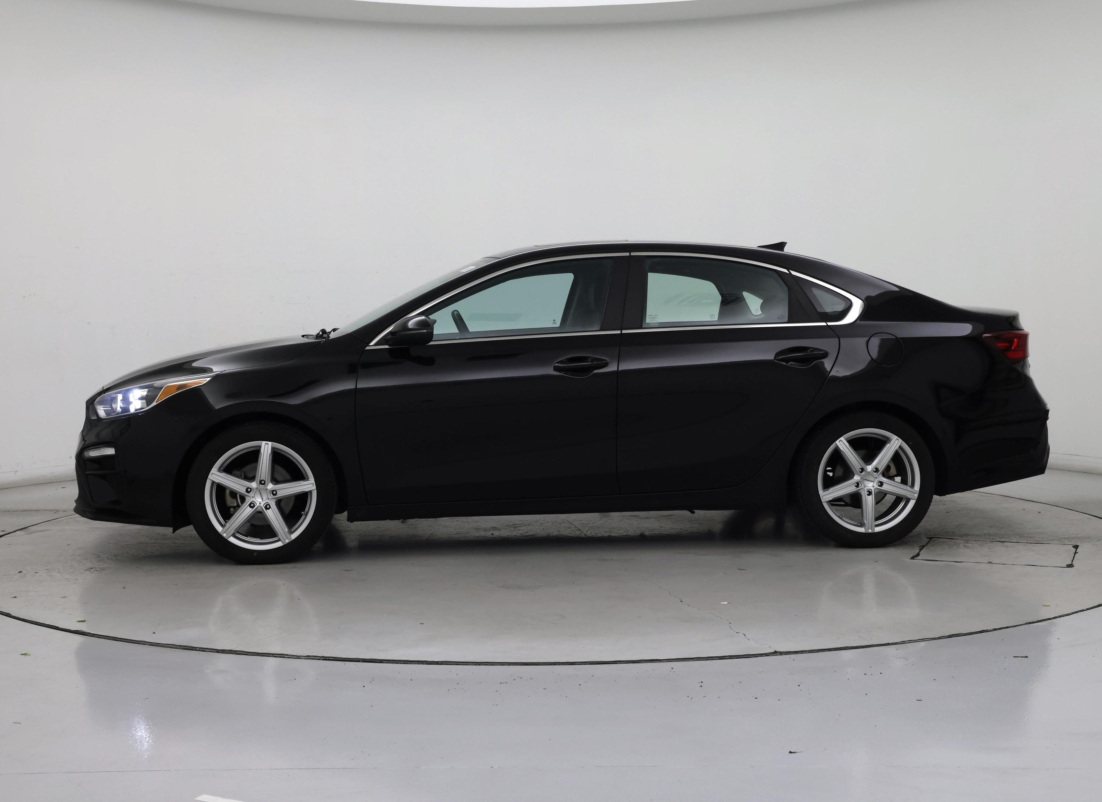 Thumbnail: 2021 Kia Forte - 3