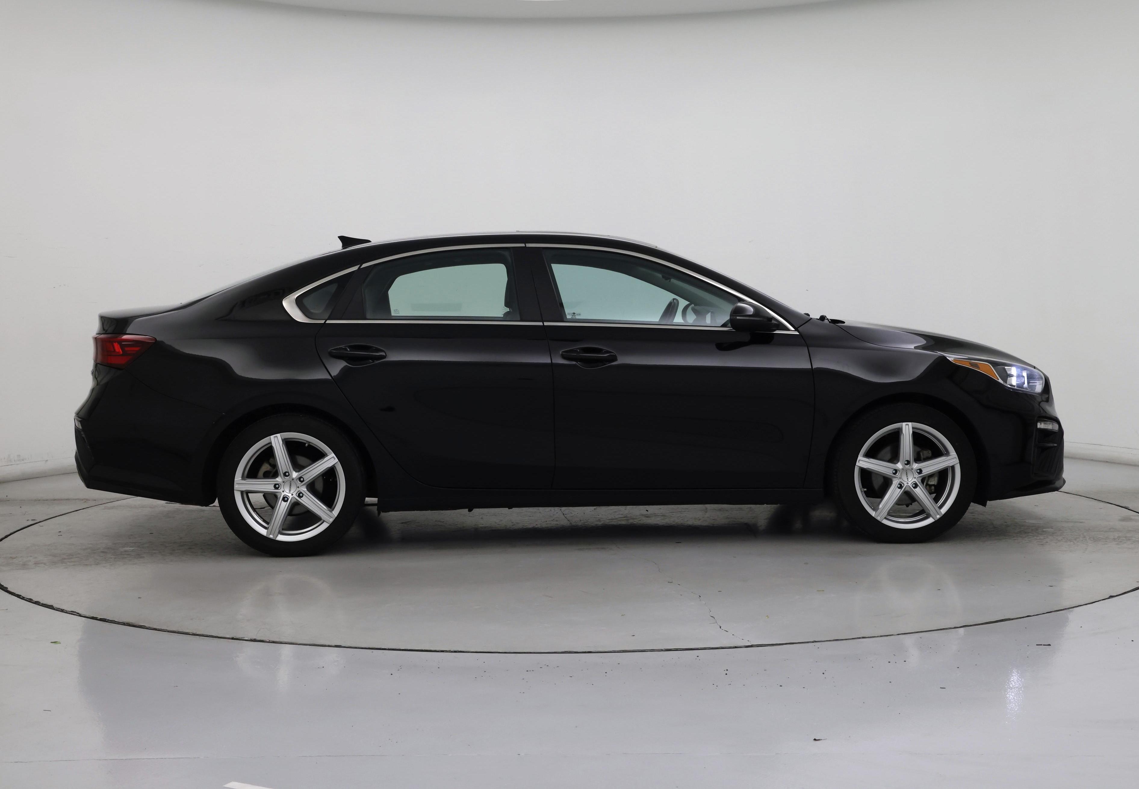 Thumbnail: 2021 Kia Forte - 7