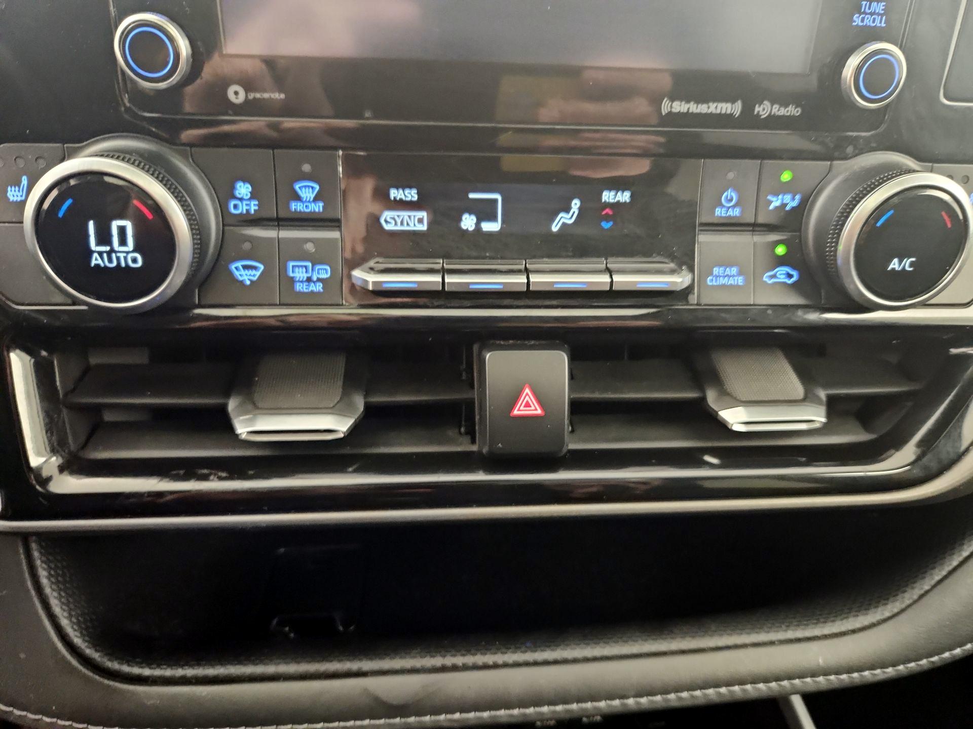 Thumbnail: 2021 Toyota Highlander - 16