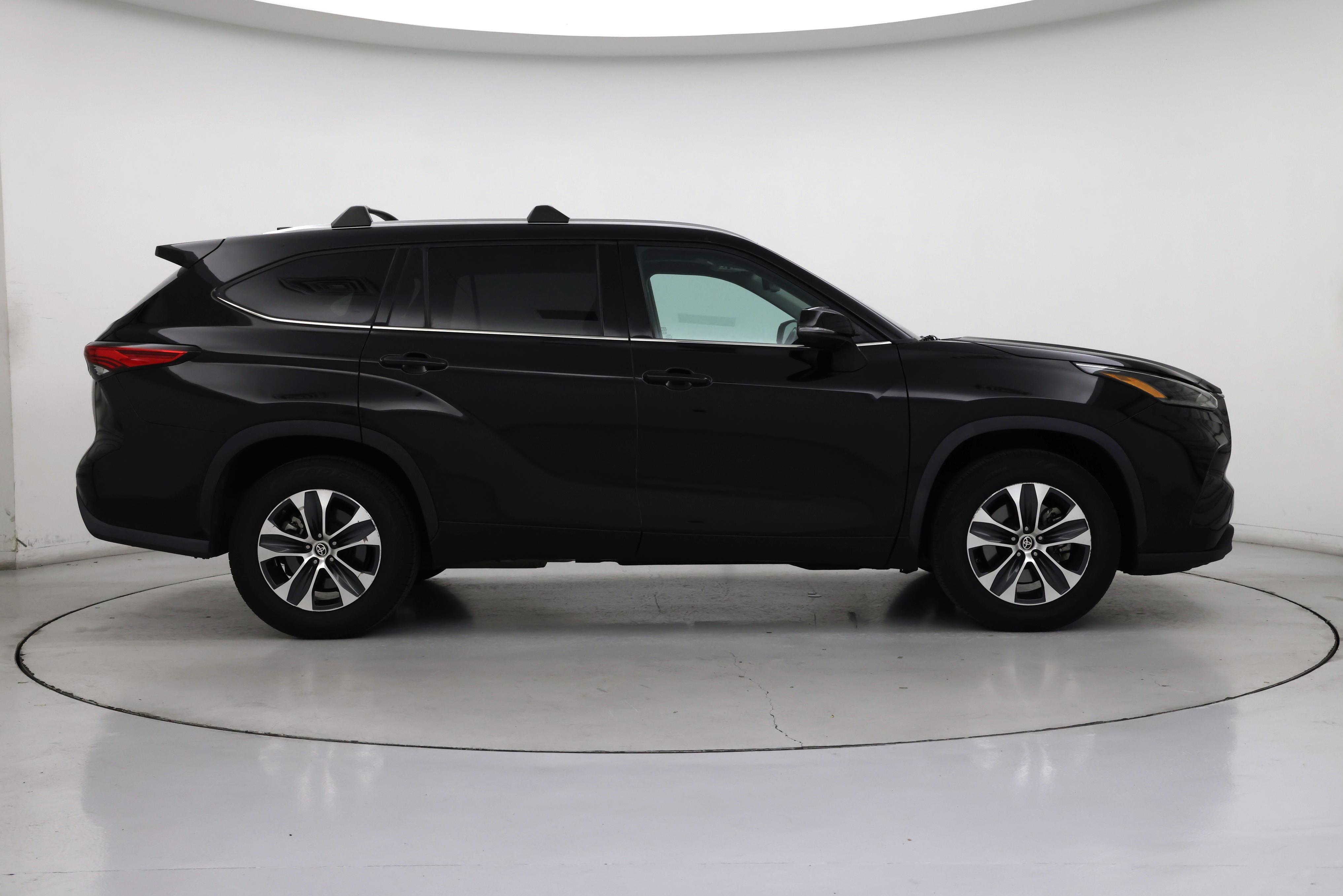 Thumbnail: 2021 Toyota Highlander - 7