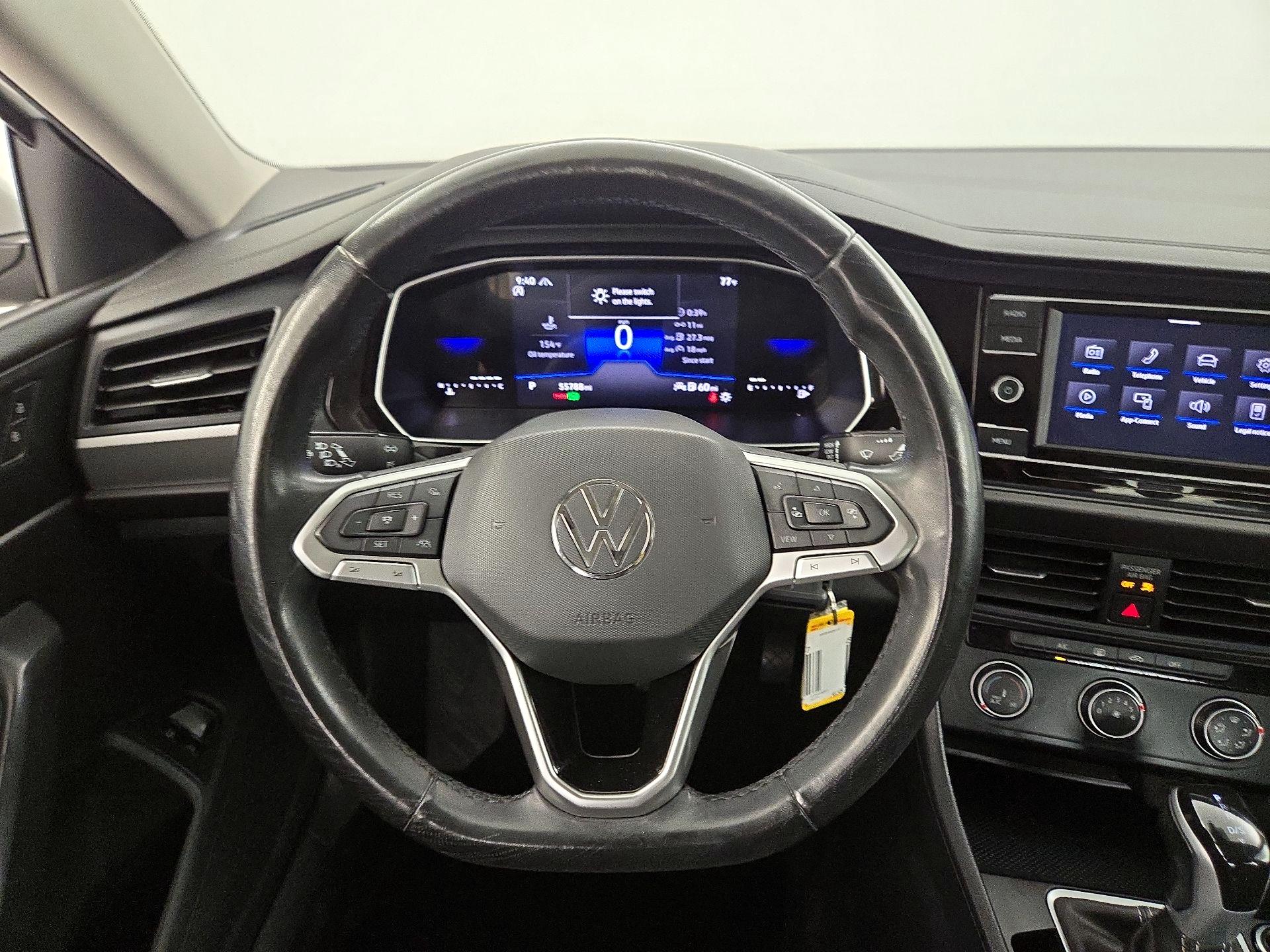 Thumbnail: 2024 Volkswagen Jetta - 10