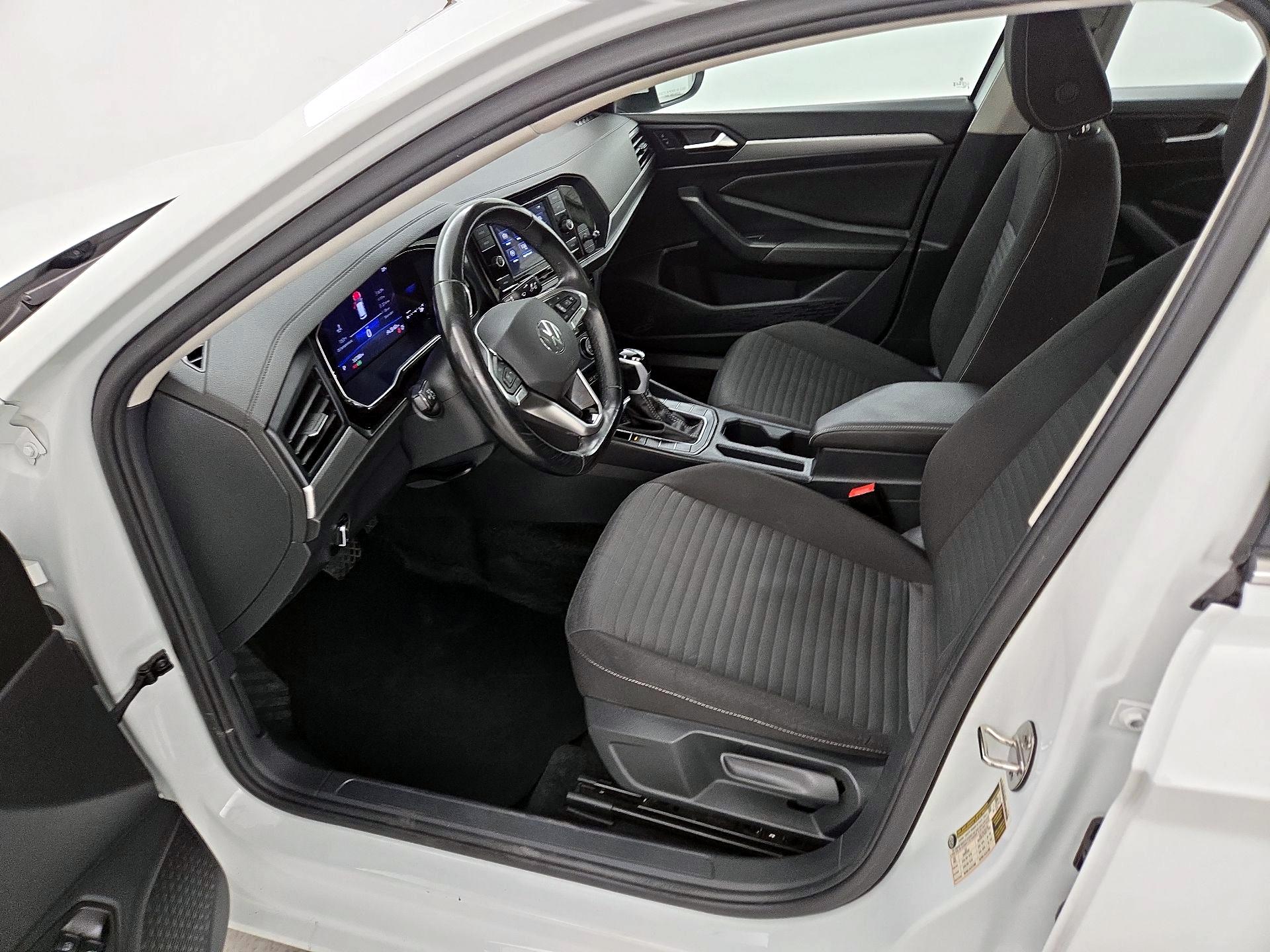 Thumbnail: 2024 Volkswagen Jetta - 11