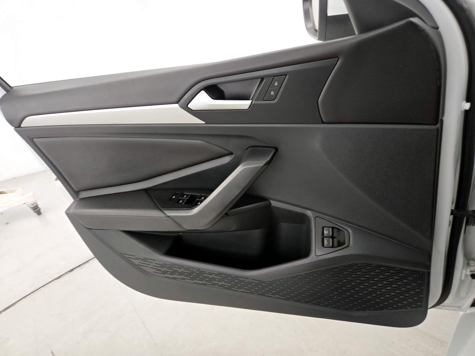 Thumbnail: 2024 Volkswagen Jetta - 12