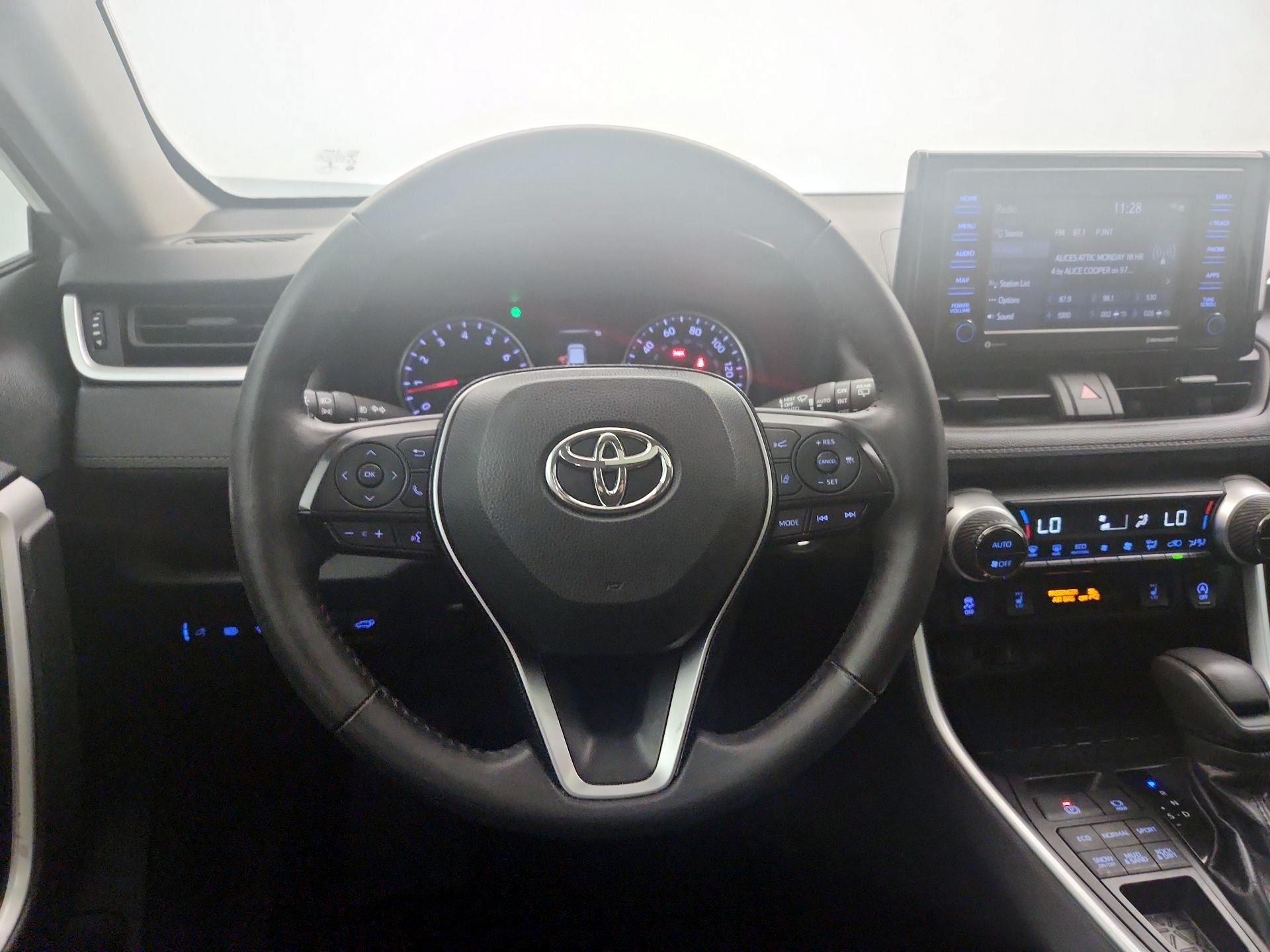 Thumbnail: 2021 Toyota RAV4 - 10