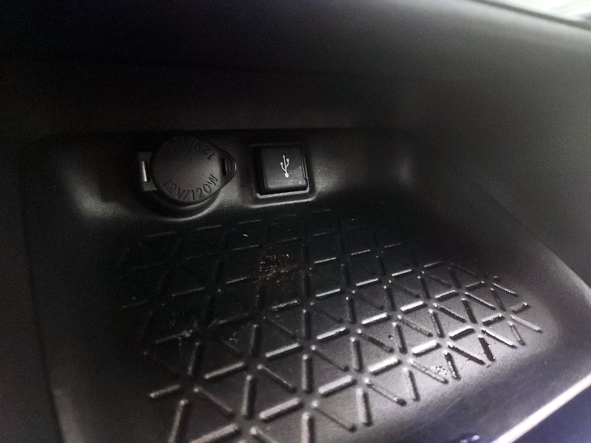 Thumbnail: 2021 Toyota RAV4 - 18