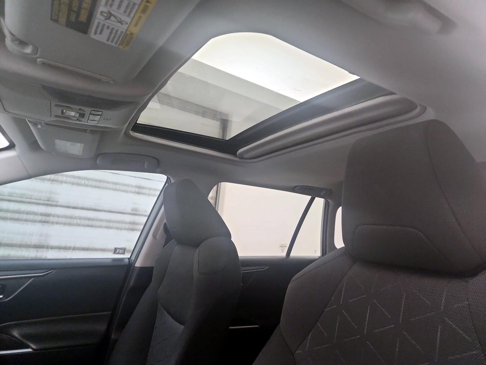 Thumbnail: 2021 Toyota RAV4 - 19