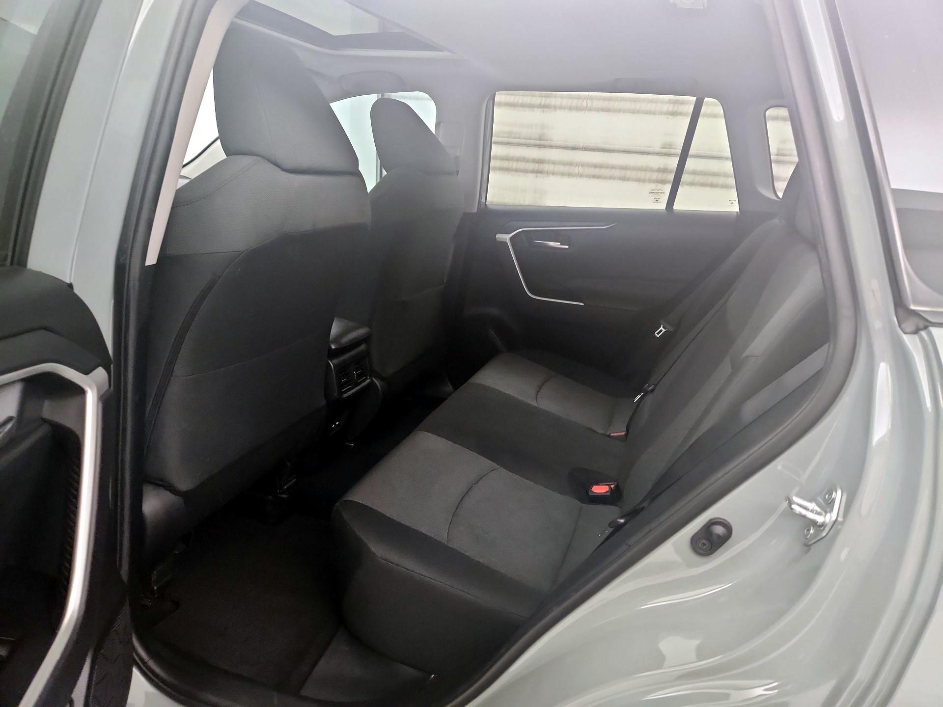 Thumbnail: 2021 Toyota RAV4 - 20