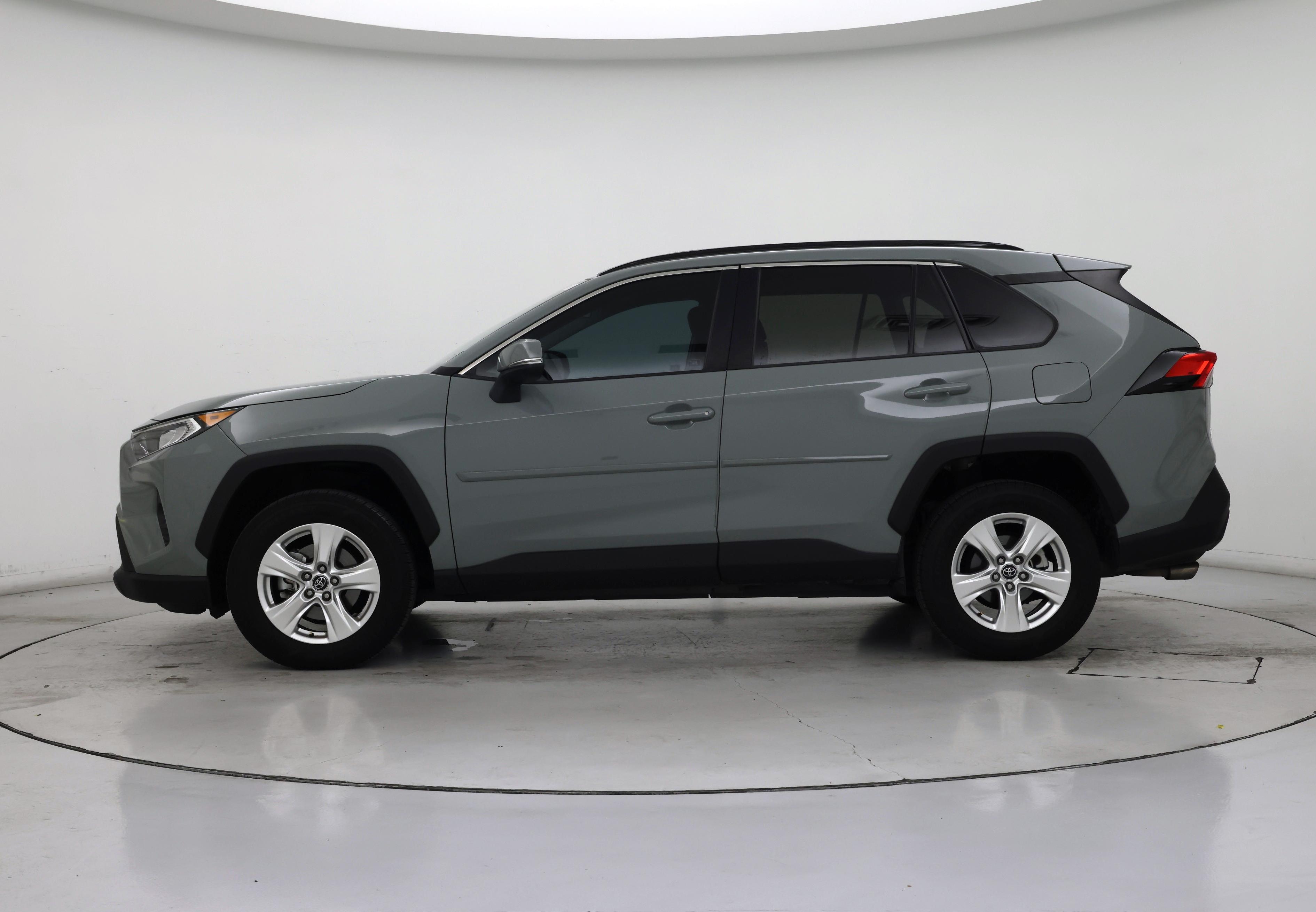 Thumbnail: 2021 Toyota RAV4 - 3