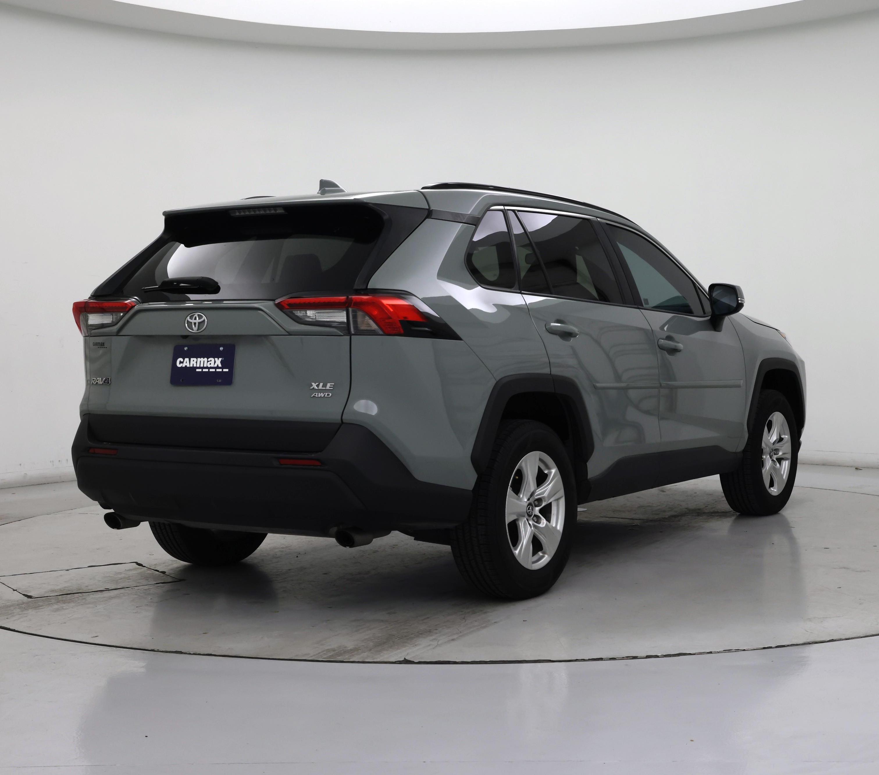 Thumbnail: 2021 Toyota RAV4 - 8