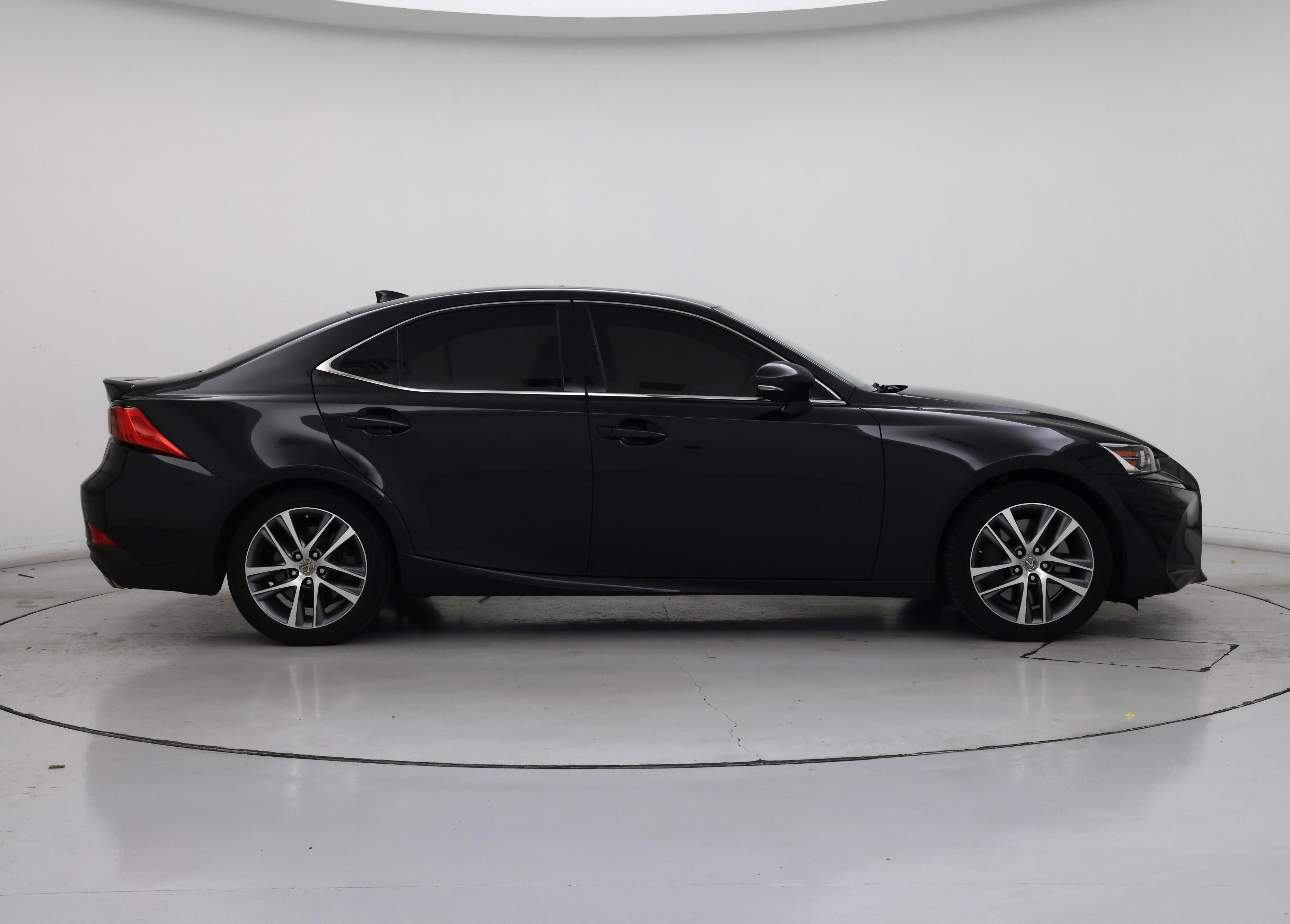 Thumbnail: 2020 Lexus IS - 7