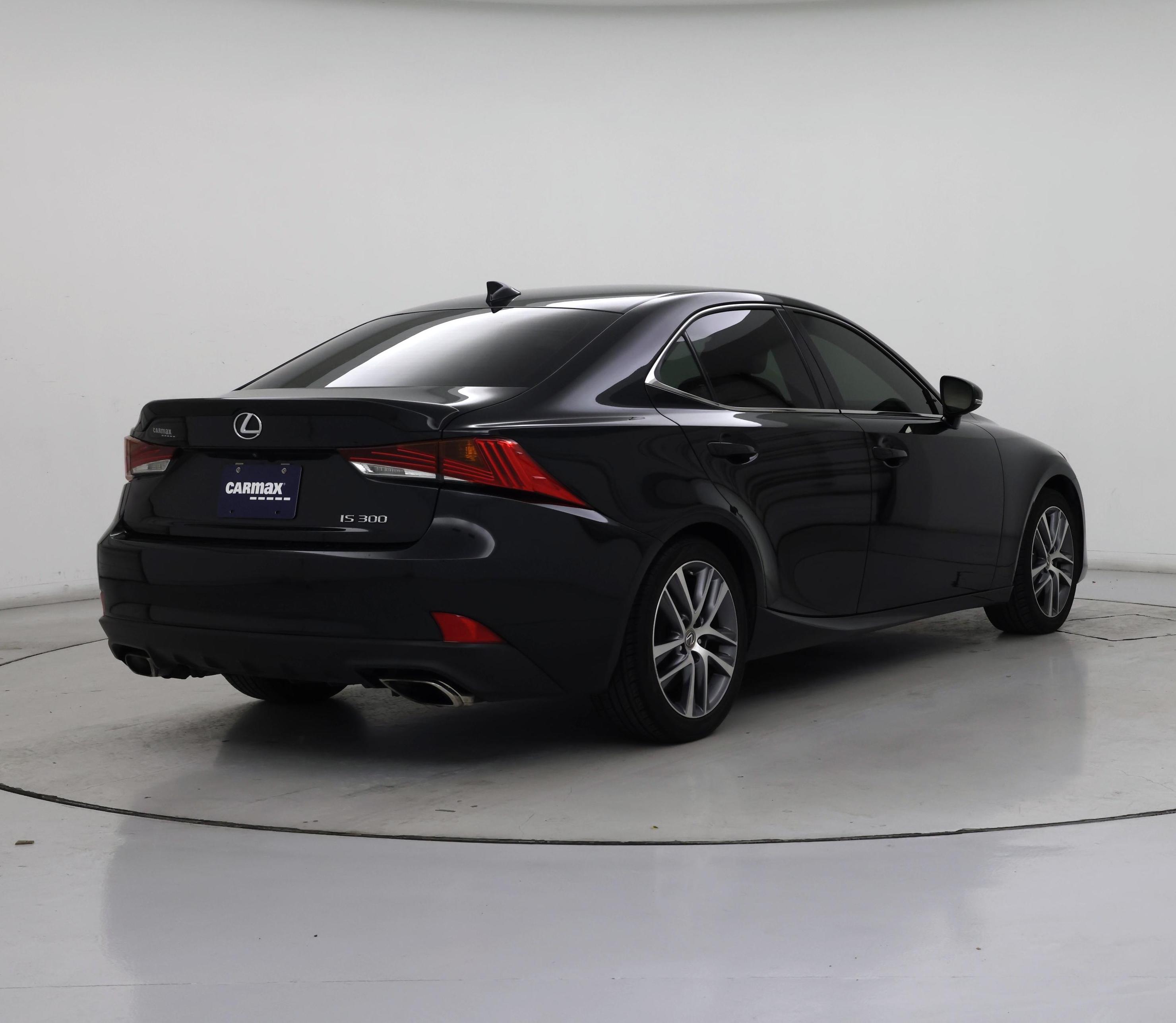Thumbnail: 2020 Lexus IS - 8