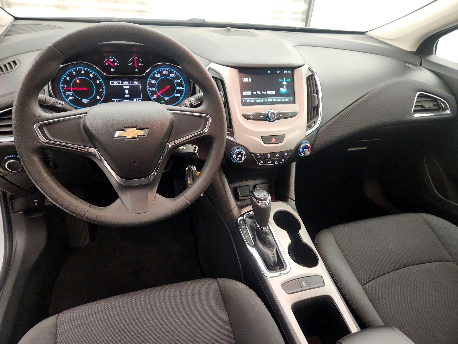 Thumbnail: 2018 Chevrolet Cruze - 9