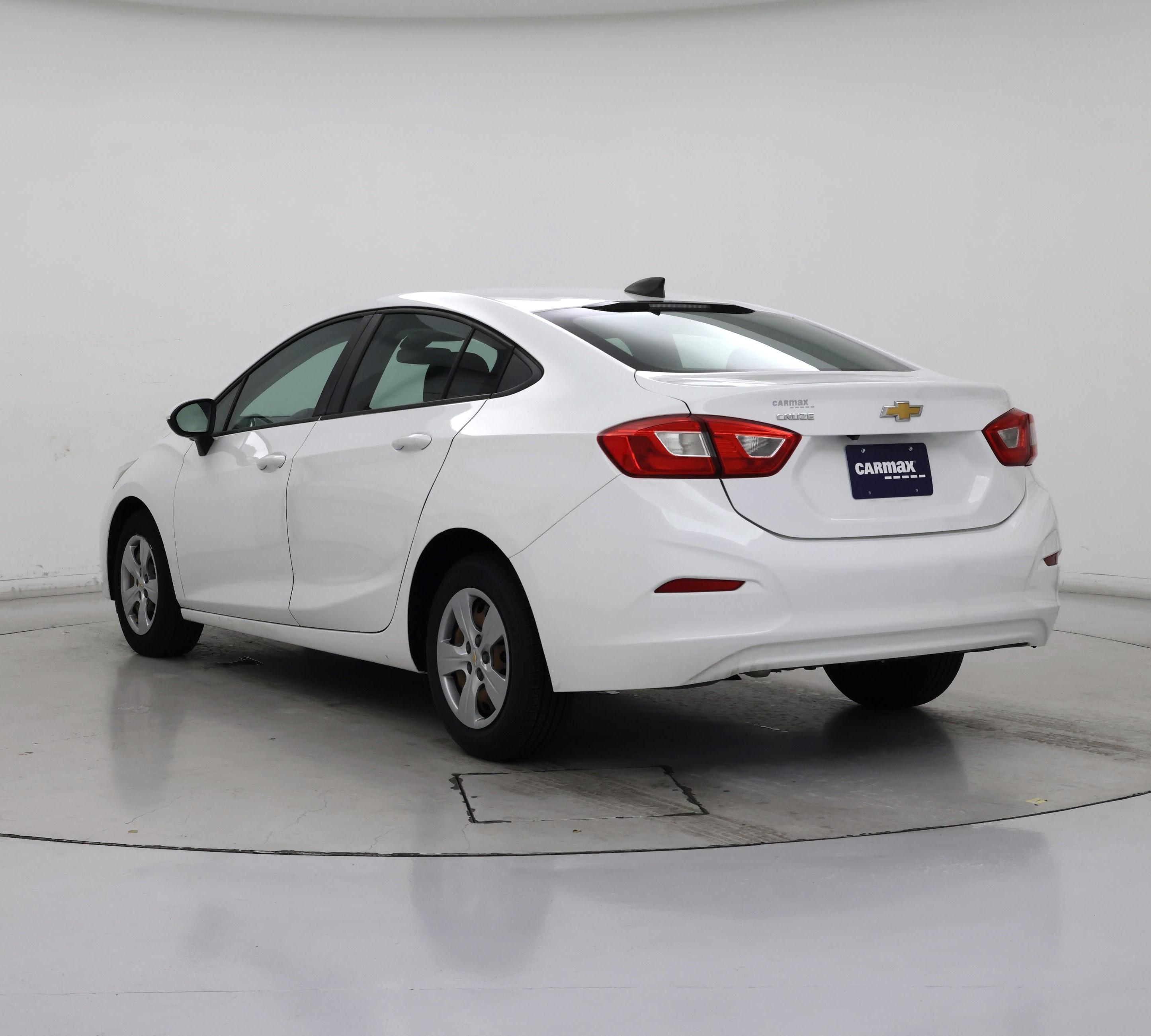 Thumbnail: 2018 Chevrolet Cruze - 2