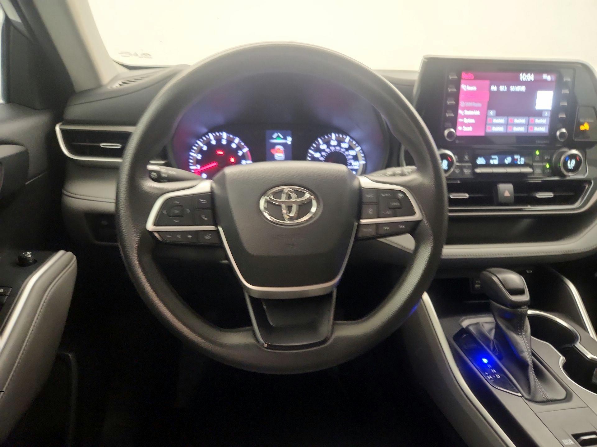 Thumbnail: 2022 Toyota Highlander - 10