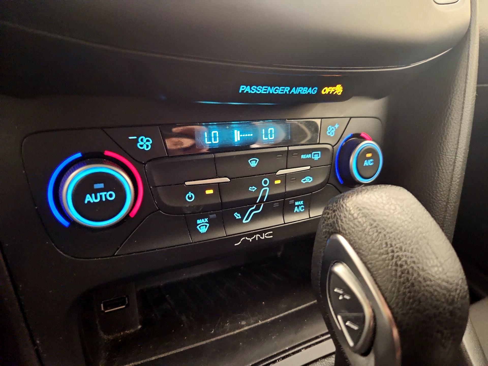 Thumbnail: 2018 Ford Focus - 16