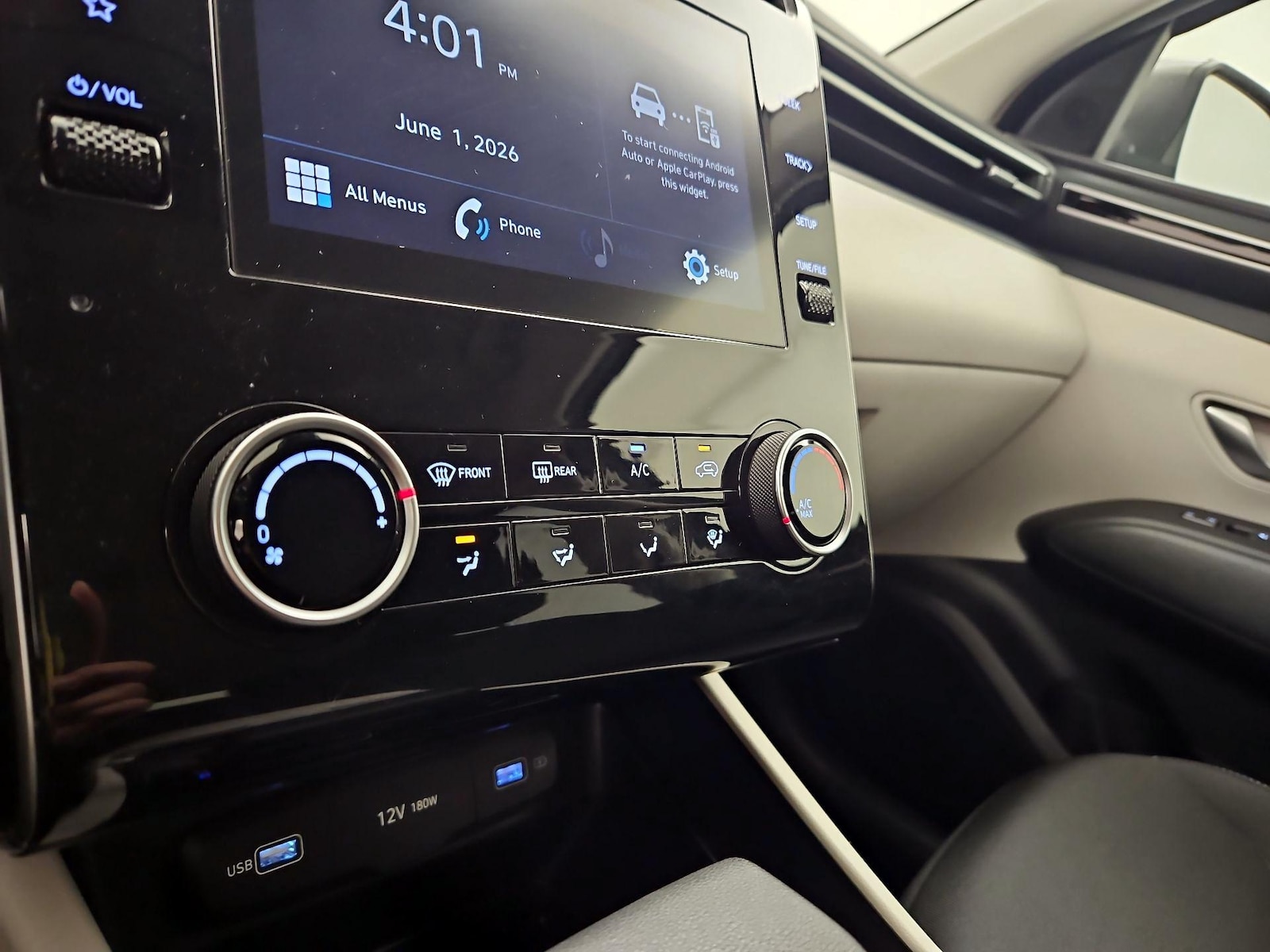 2024 Hyundai Tucson SE - Photo 17