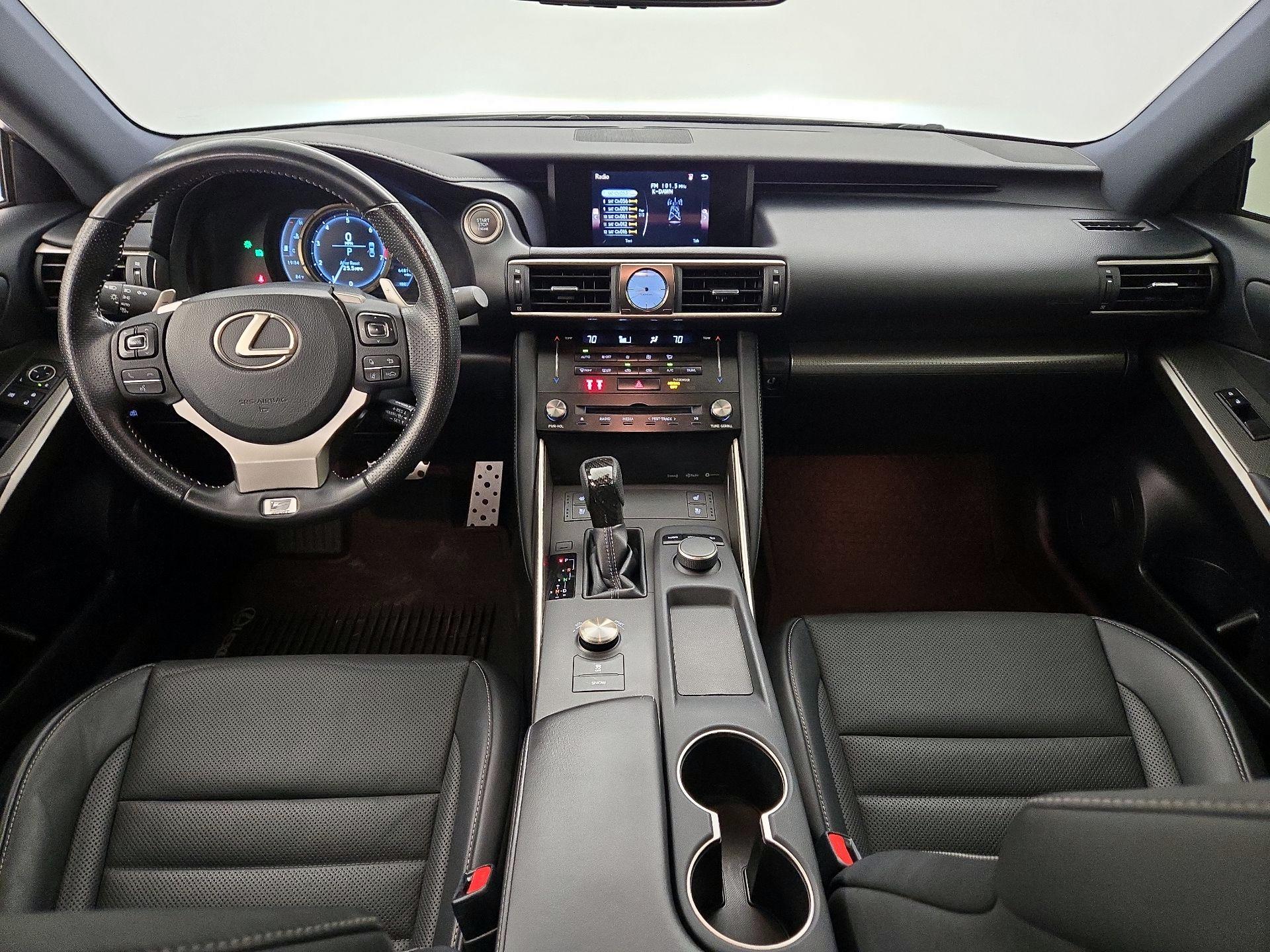 Thumbnail: 2018 Lexus IS - 9