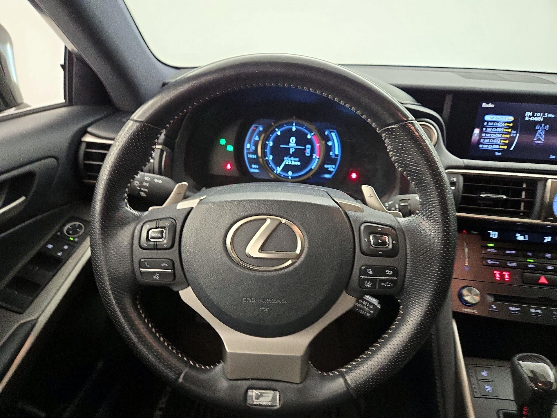 Thumbnail: 2018 Lexus IS - 10