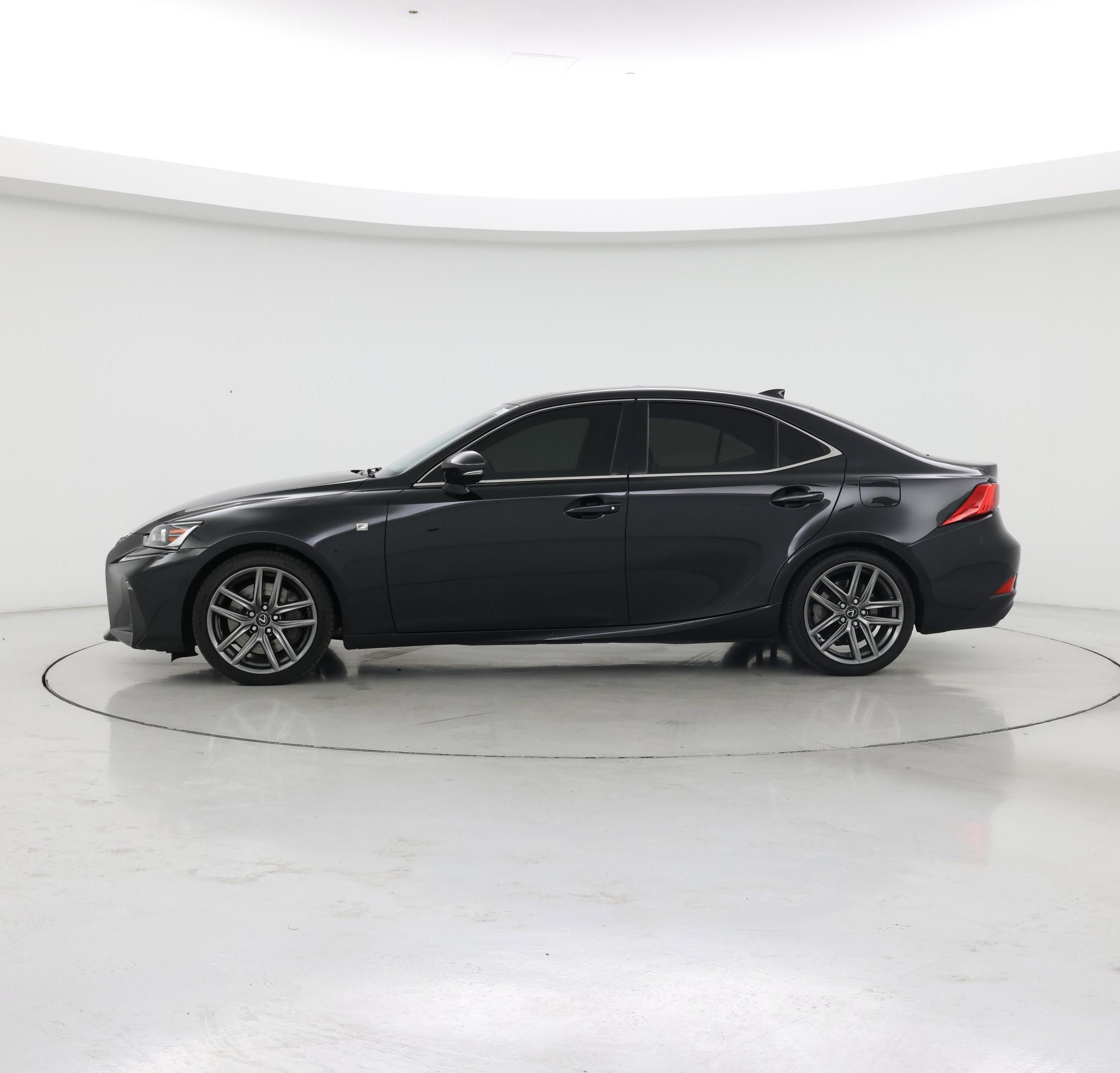 Thumbnail: 2018 Lexus IS - 3