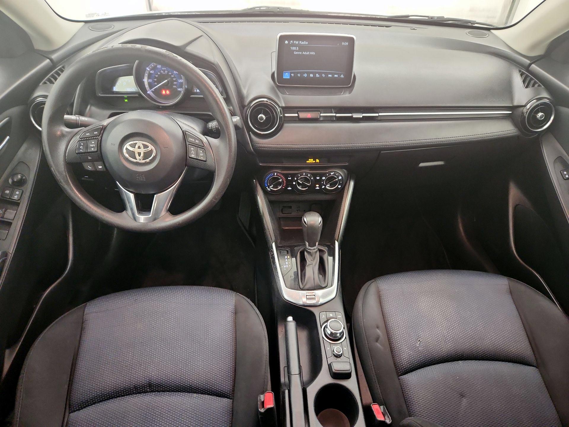 Thumbnail: 2017 Toyota Yaris iA - 9