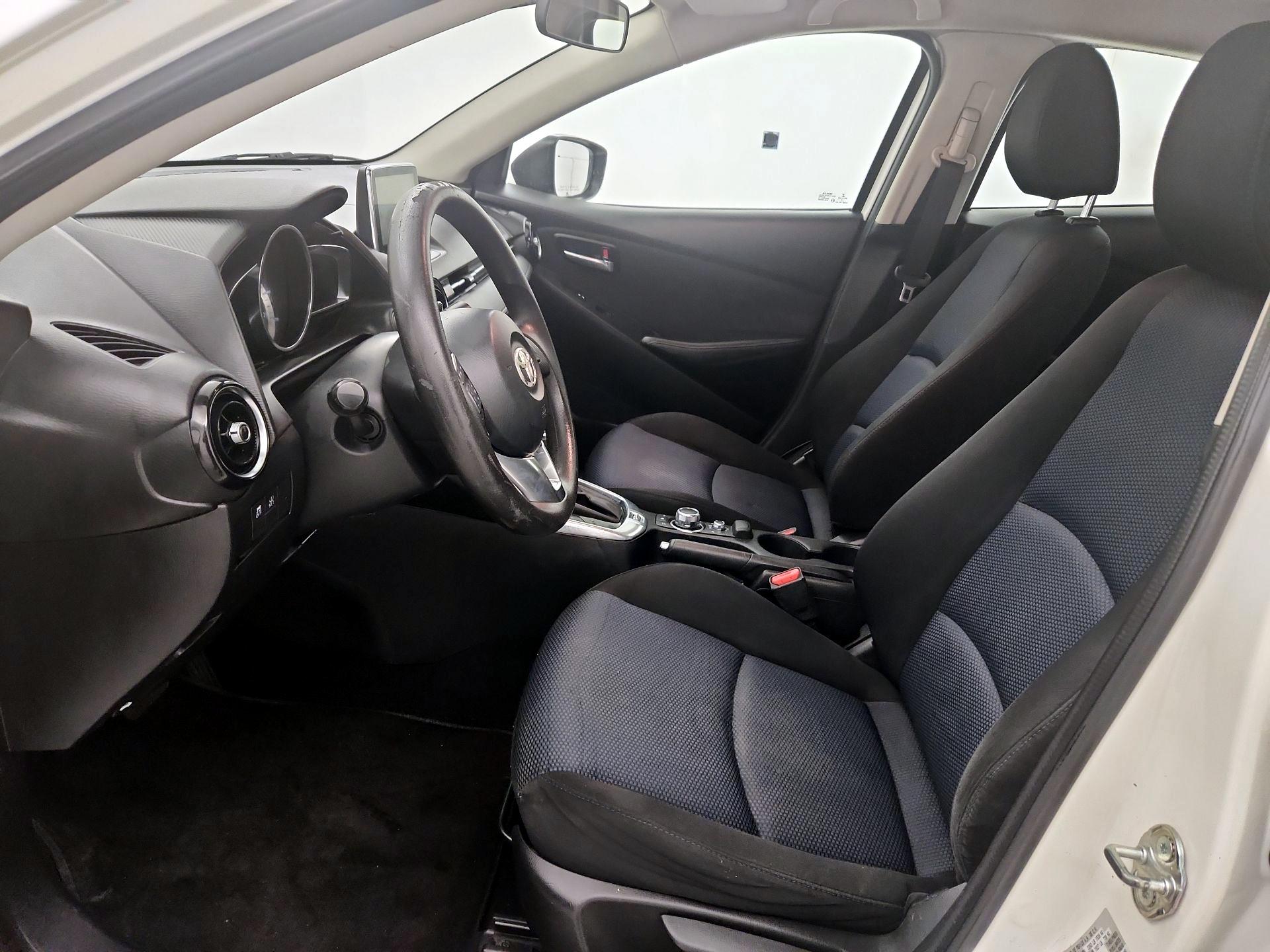 Thumbnail: 2017 Toyota Yaris iA - 11