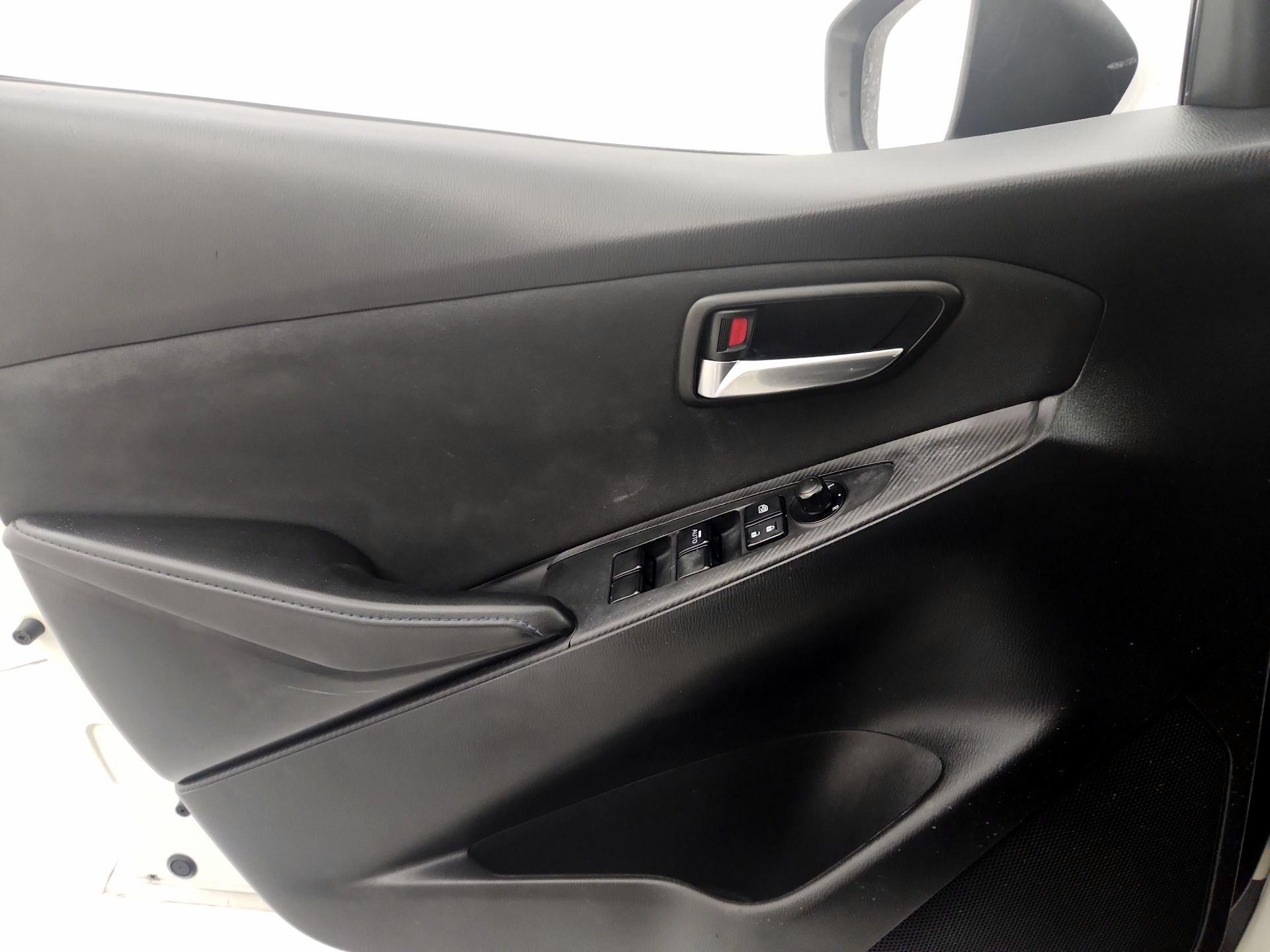 Thumbnail: 2017 Toyota Yaris iA - 12