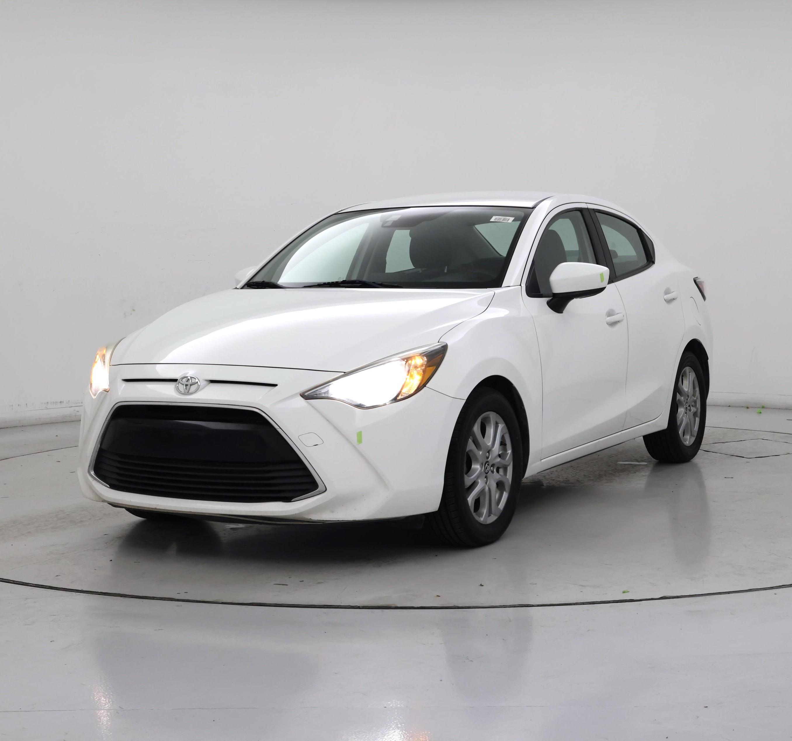 Thumbnail: 2017 Toyota Yaris iA - 4