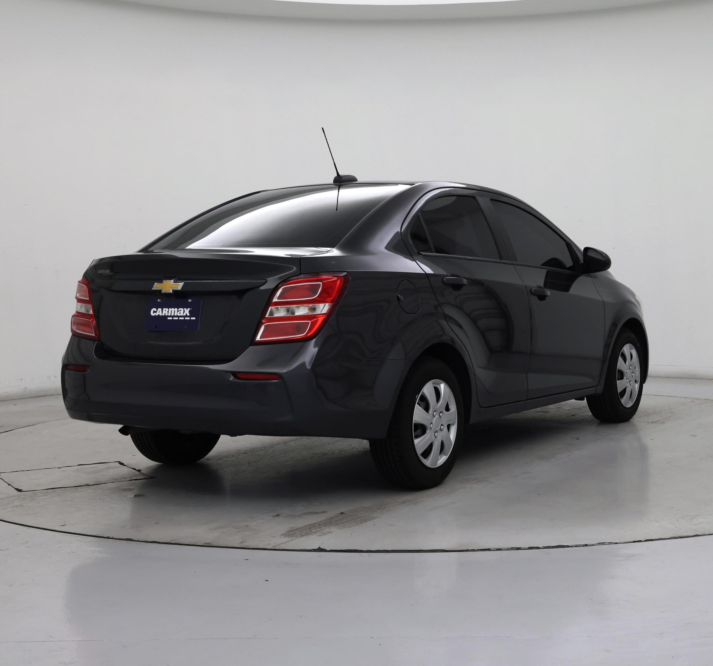 Thumbnail: 2017 Chevrolet Sonic - 8