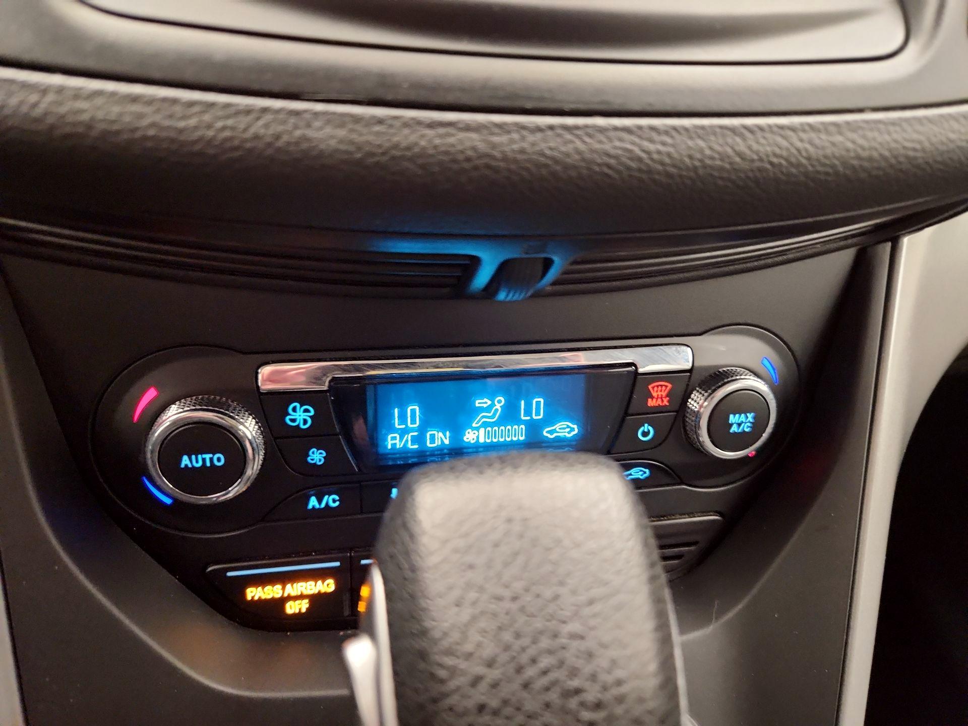 Thumbnail: 2015 Ford Escape - 16