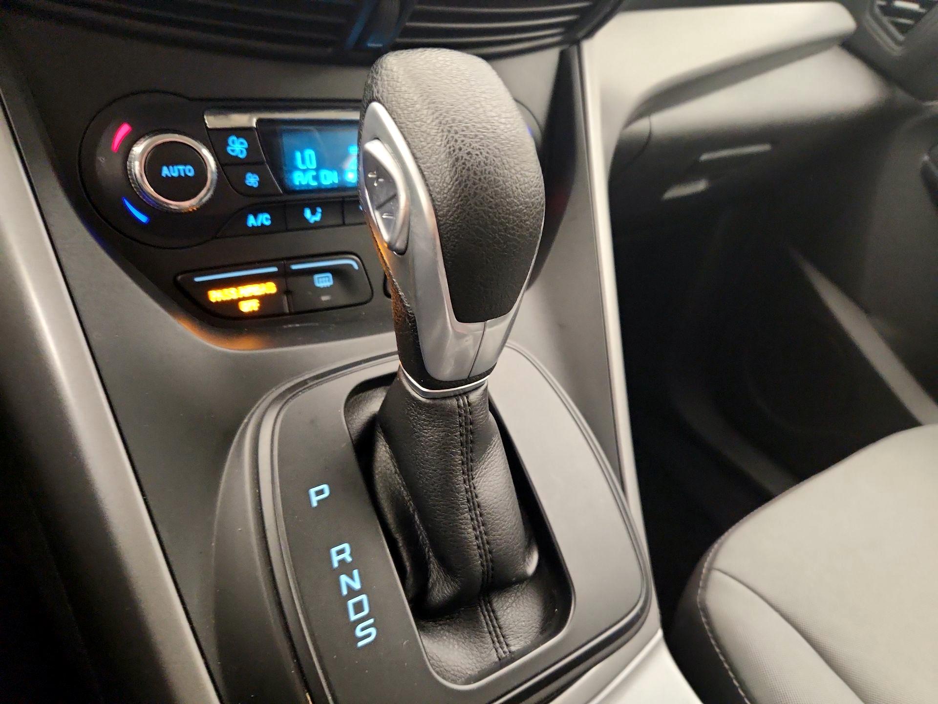 Thumbnail: 2015 Ford Escape - 17
