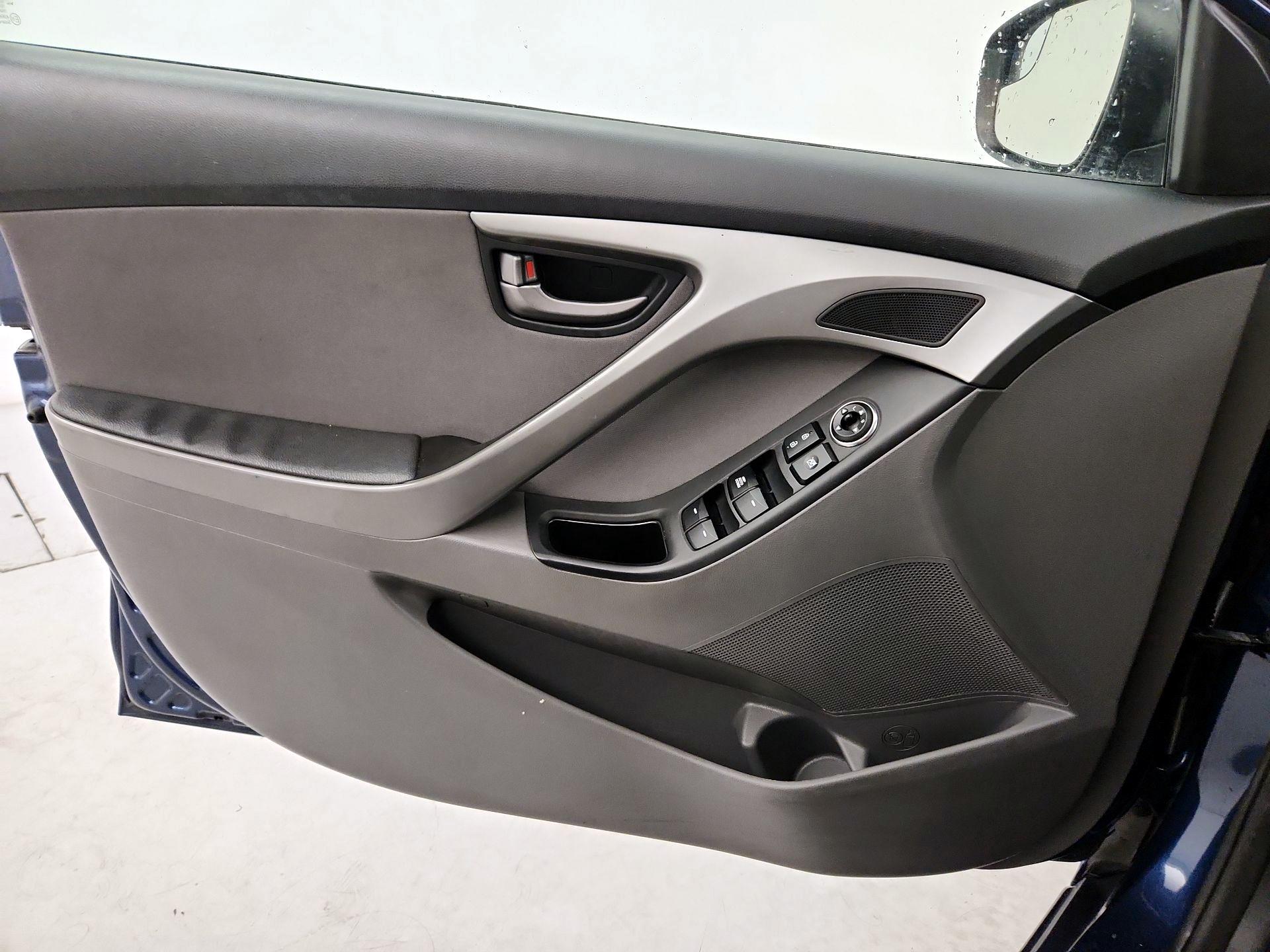 Thumbnail: 2014 Hyundai Elantra - 12