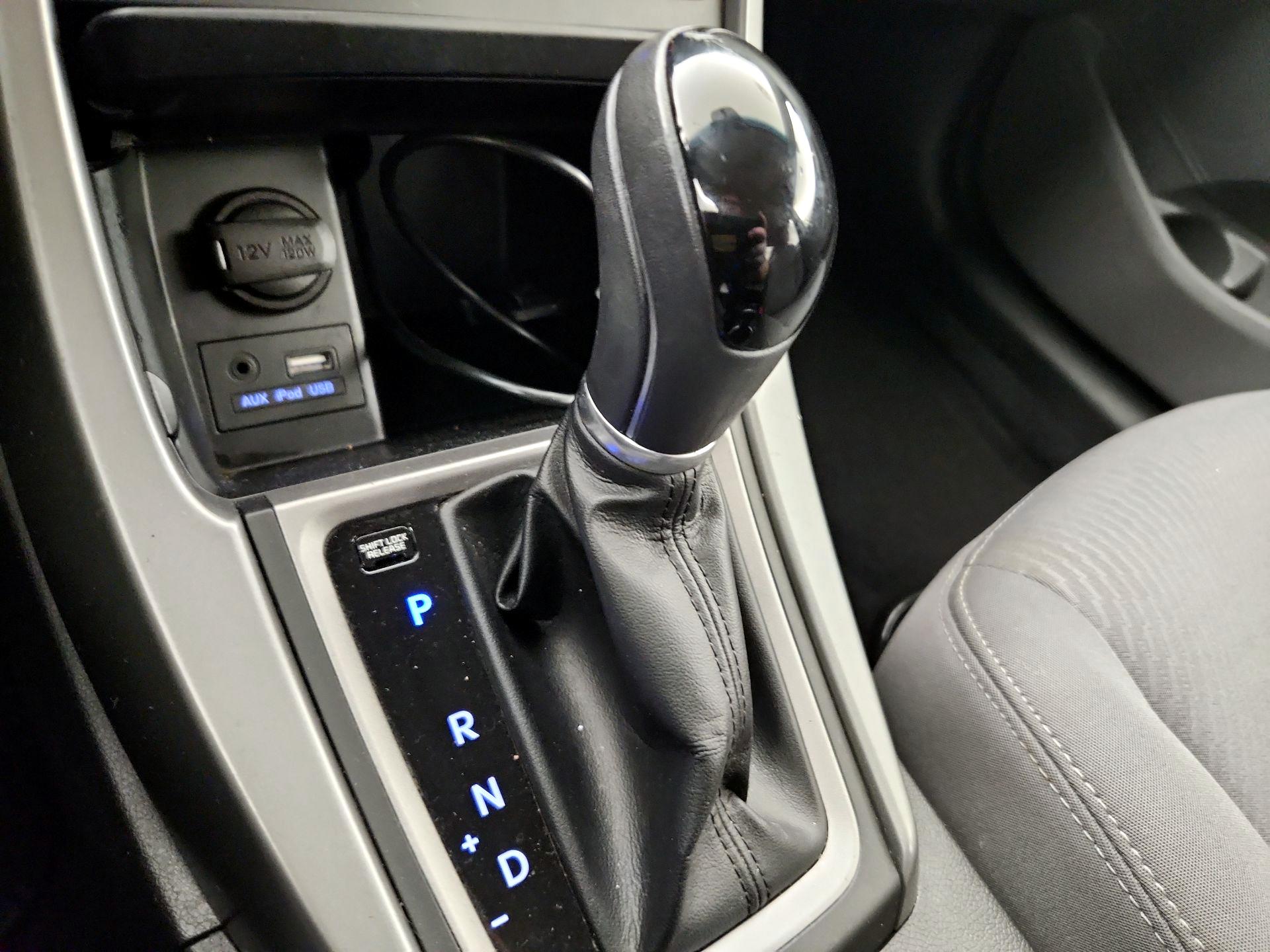 Thumbnail: 2014 Hyundai Elantra - 17