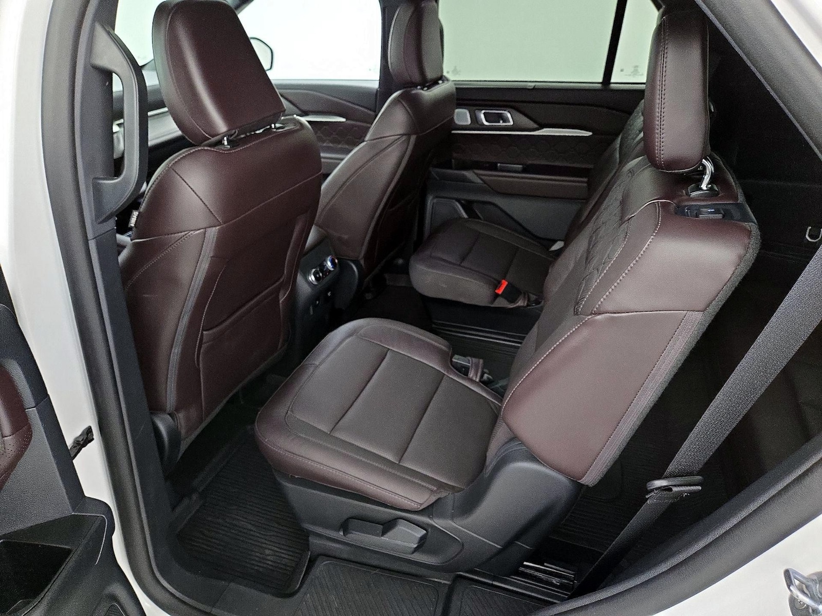 2025 Ford Explorer Platinum - Photo 22