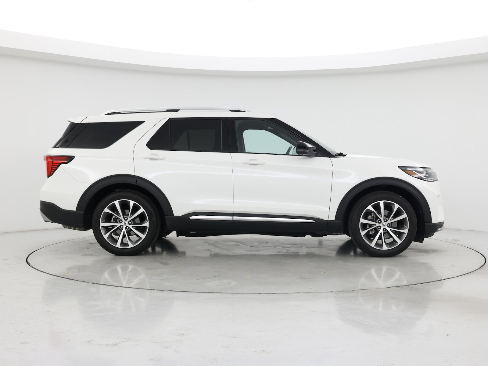 2025 Ford Explorer Platinum - Photo 8