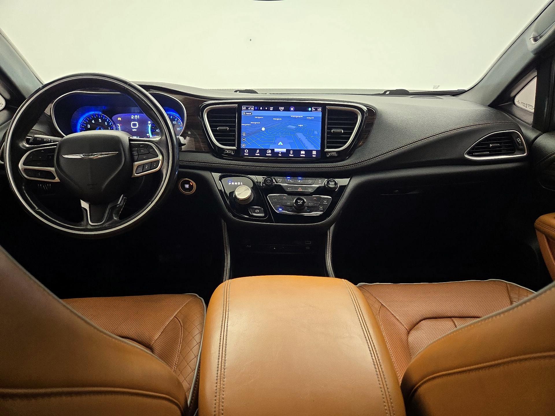 Thumbnail: 2021 Chrysler Pacifica - 9